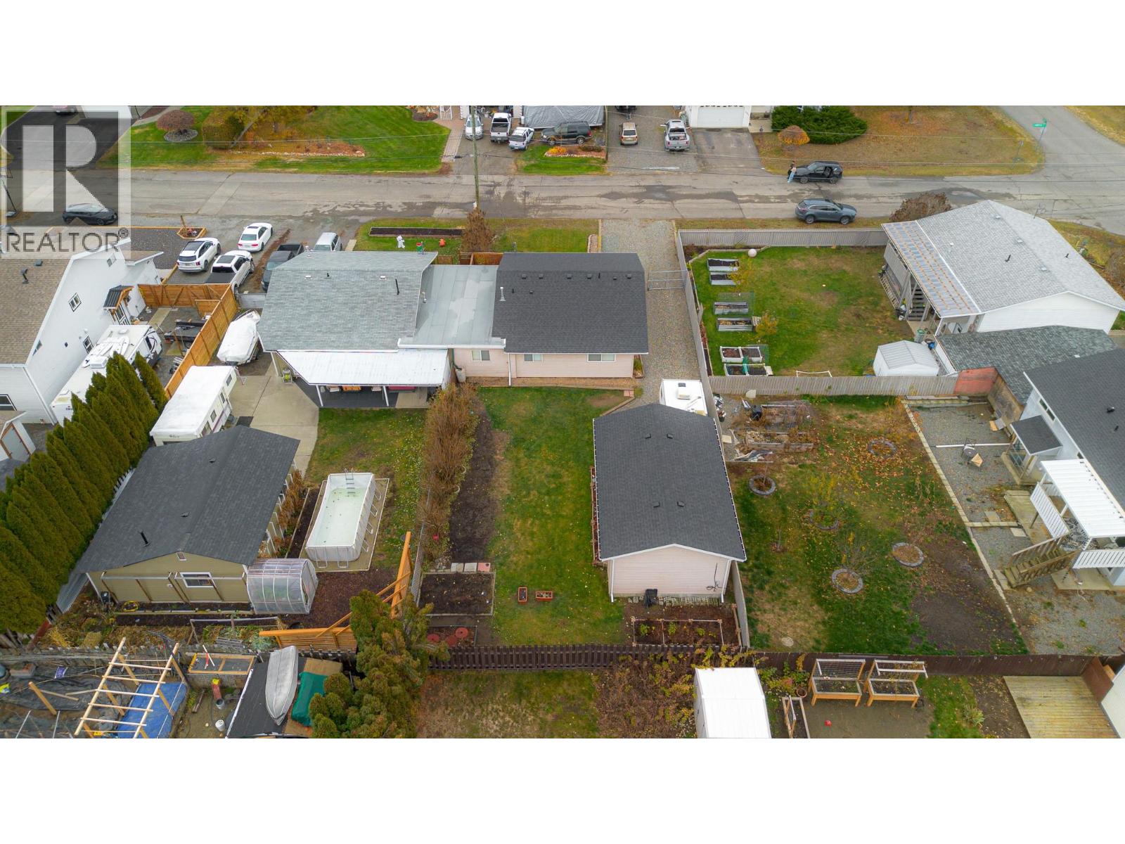 4915 Cammaray Drive, Kamloops, British Columbia  V2H 1L8 - Photo 4 - 10369444