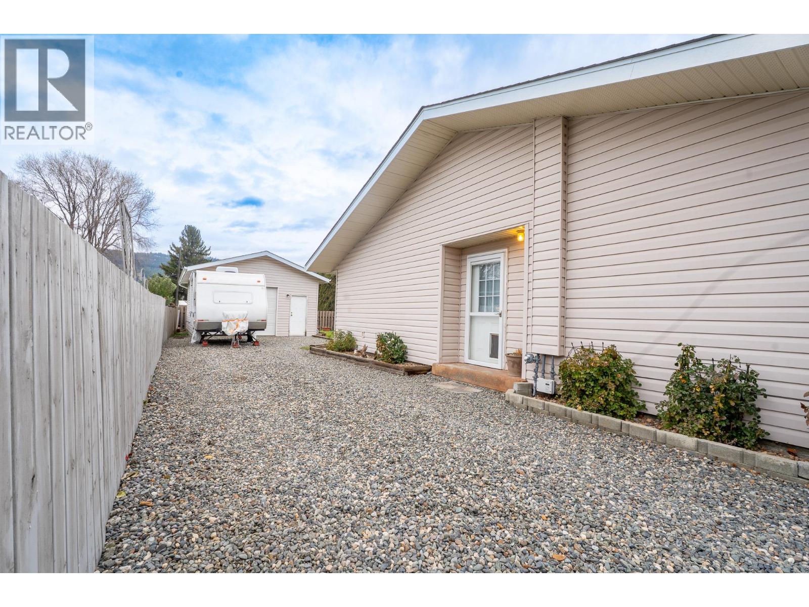 4915 Cammaray Drive, Kamloops, British Columbia  V2H 1L8 - Photo 40 - 10369444