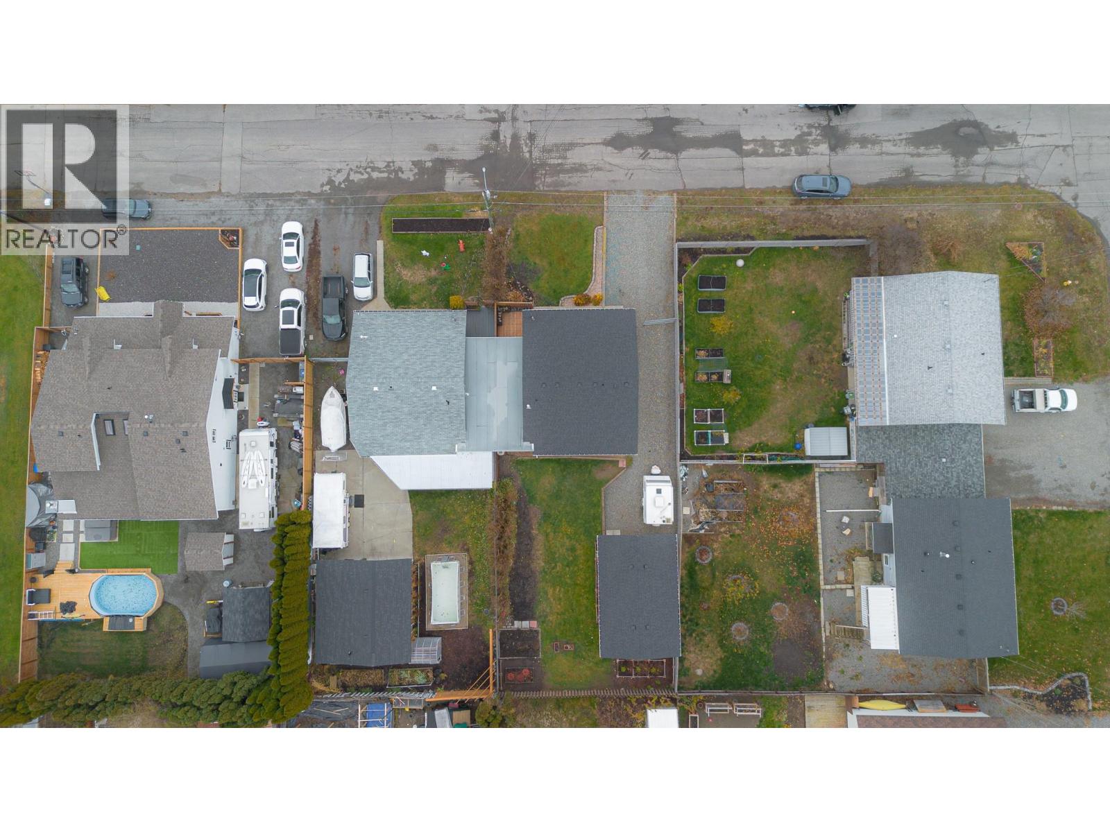 4915 Cammaray Drive, Kamloops, British Columbia  V2H 1L8 - Photo 6 - 10369444