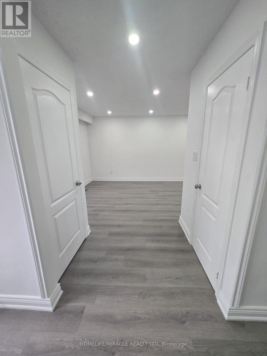 3 Sylvia Street, Barrie (Grove East), Ontario  L4M 5J3 - Photo 7 - S12552314