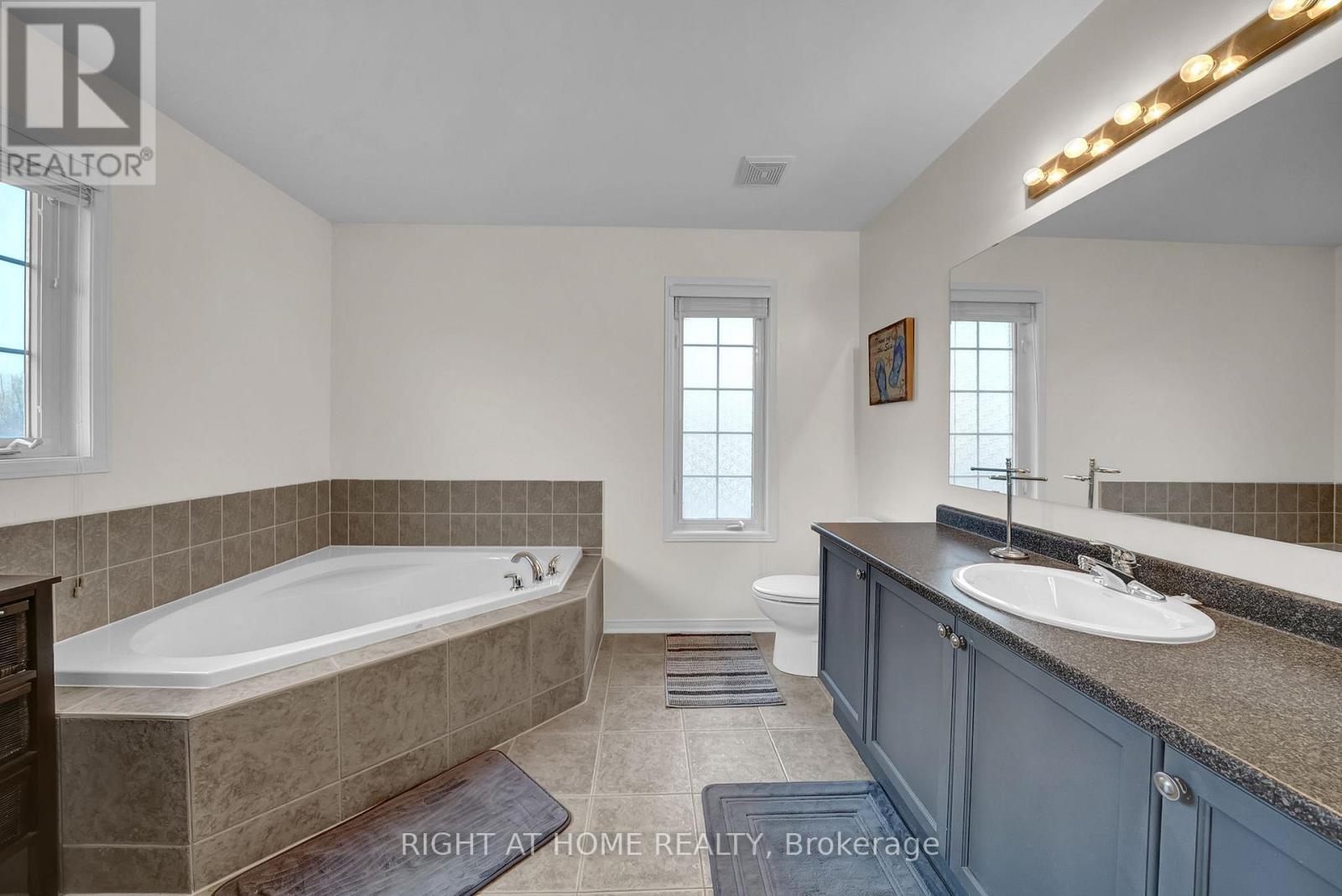 158 Dadson Drive, Clarington, Ontario  L1C 5H9 - Photo 26 - E12552408