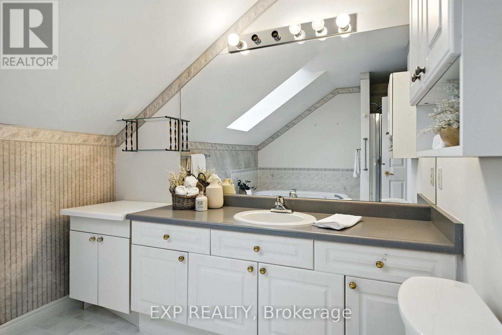 511 - 245 Elgin Street W, Cobourg, Ontario  K9A 5M1 - Photo 26 - X12552394