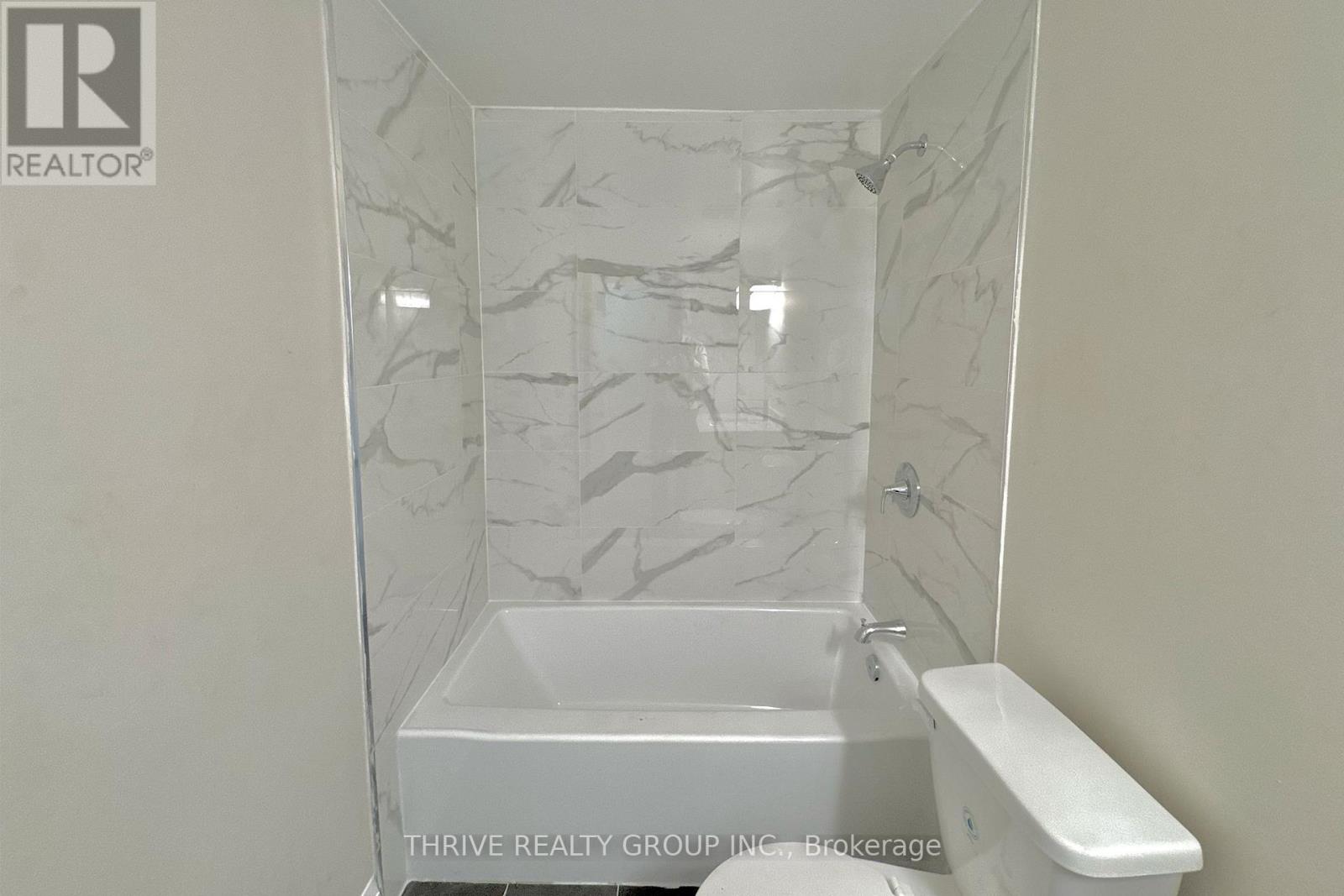 Upper - 645 Chiddington Avenue, London South, Ontario  N6C 2W6 - Photo 14 - X12552330