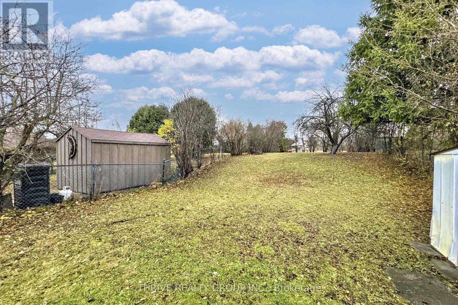 Upper - 645 Chiddington Avenue, London South, Ontario  N6C 2W6 - Photo 22 - X12552330