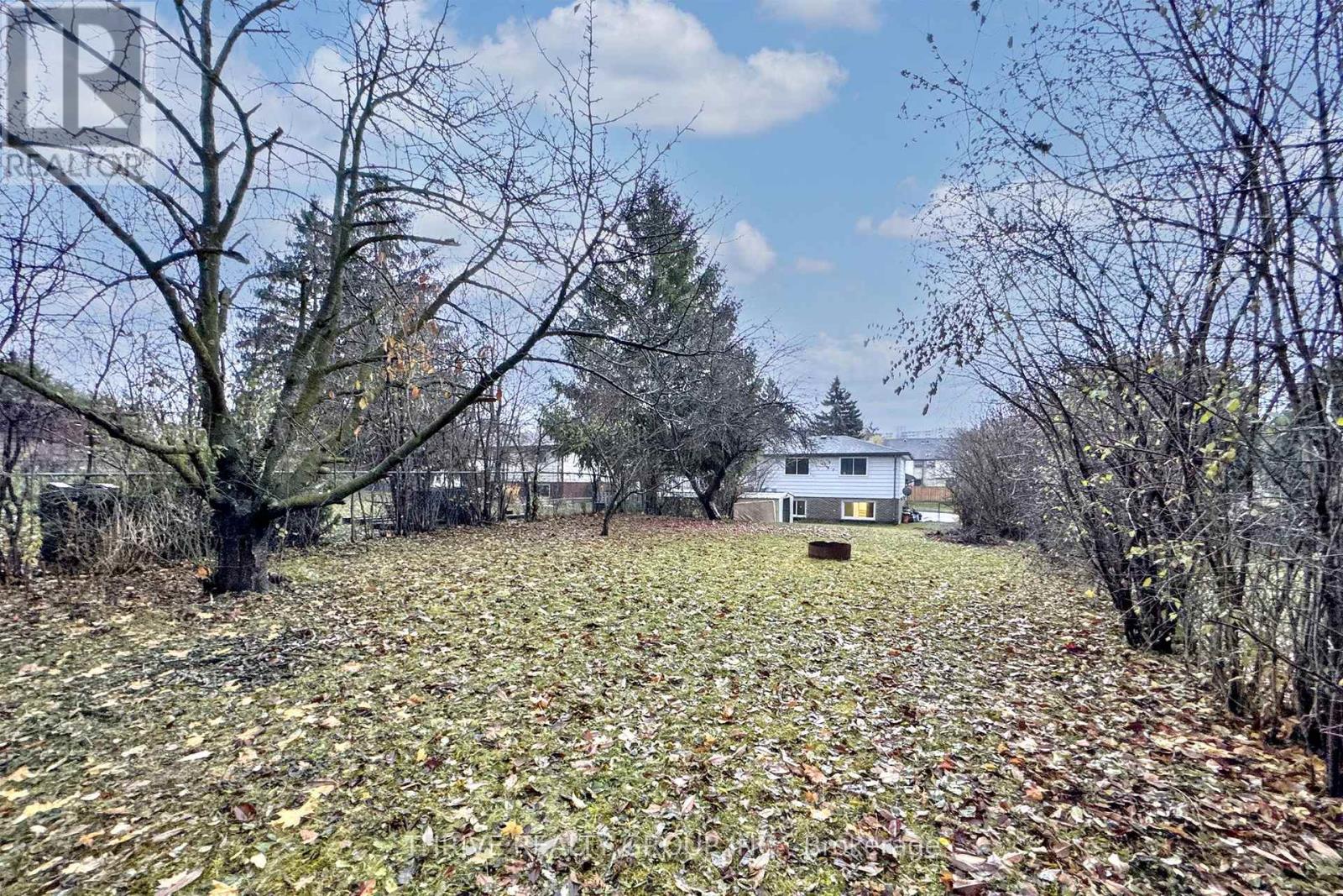 Upper - 645 Chiddington Avenue, London South, Ontario  N6C 2W6 - Photo 23 - X12552330