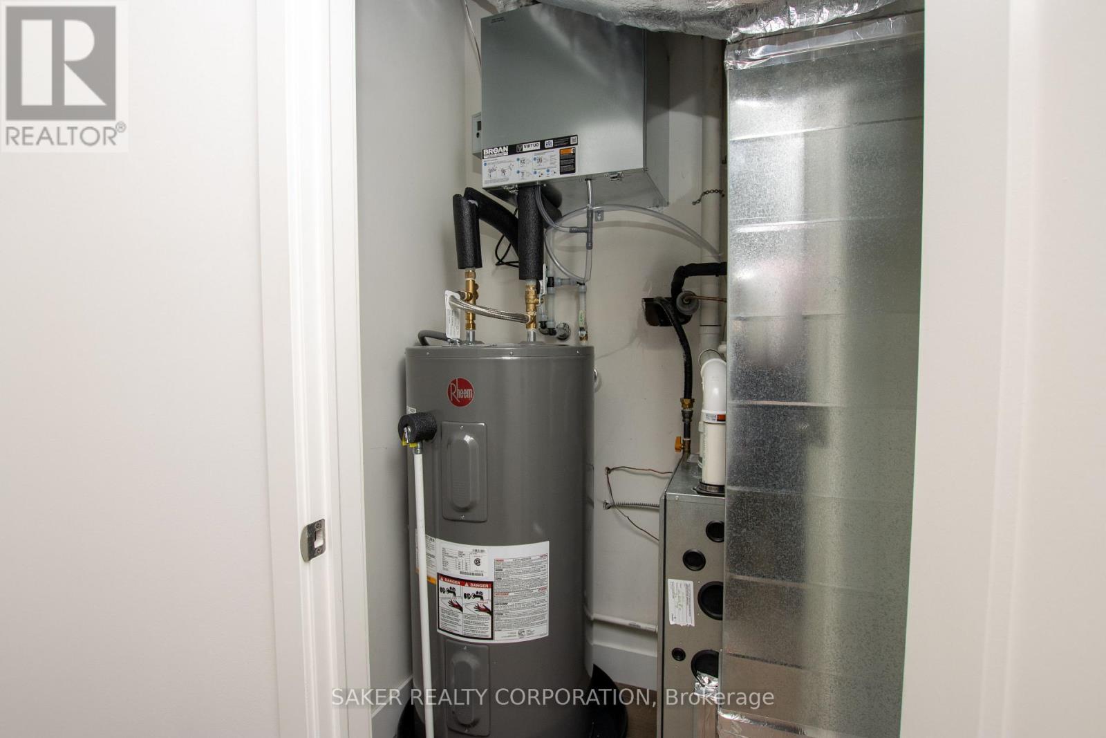 22399 Adelaide Road, Strathroy-Caradoc, Ontario  N0L 1W0 - Photo 38 - X12552392