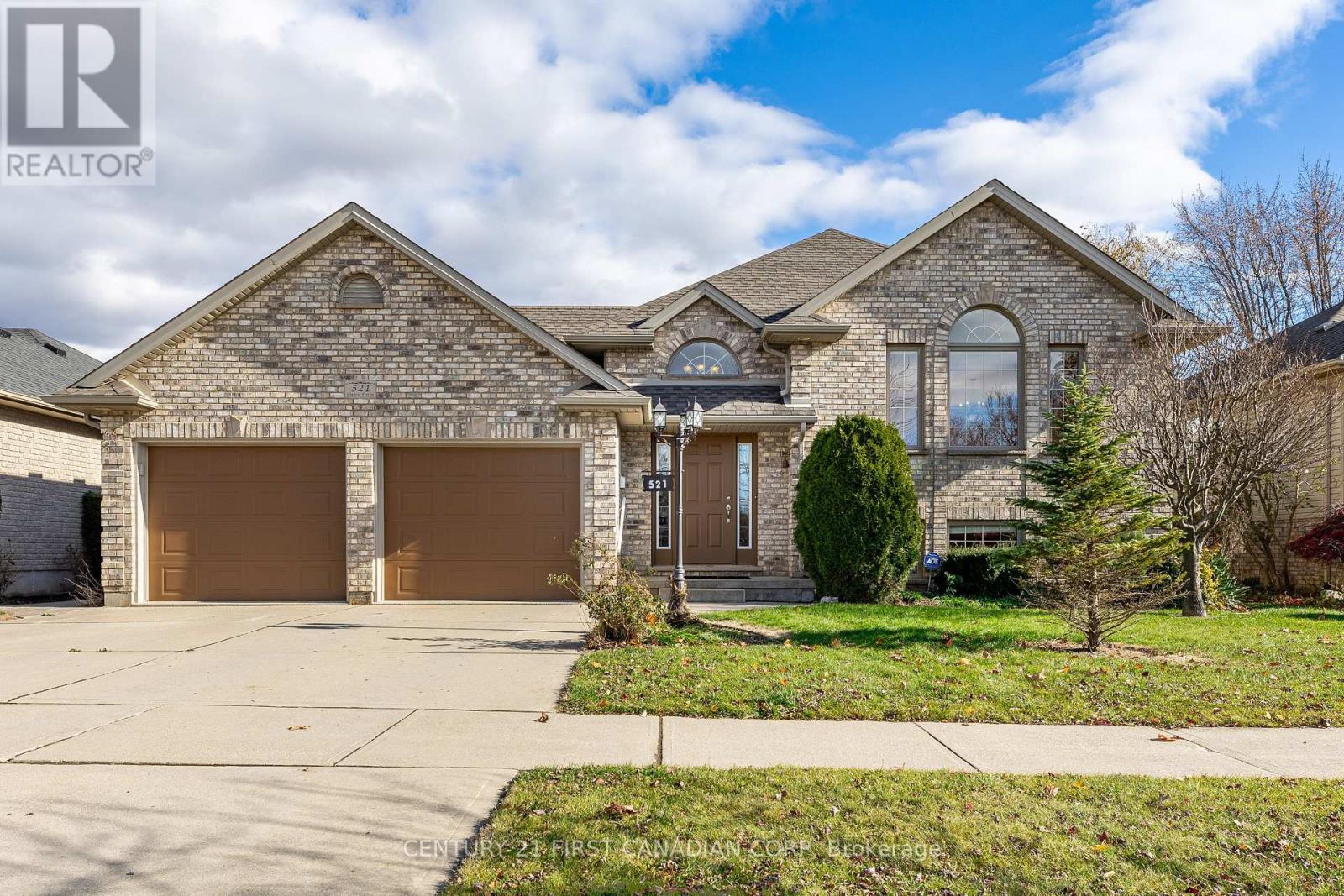 521 Darcy Drive, Strathroy-Caradoc, Ontario  N7G 4L1 - Photo 1 - X12552422