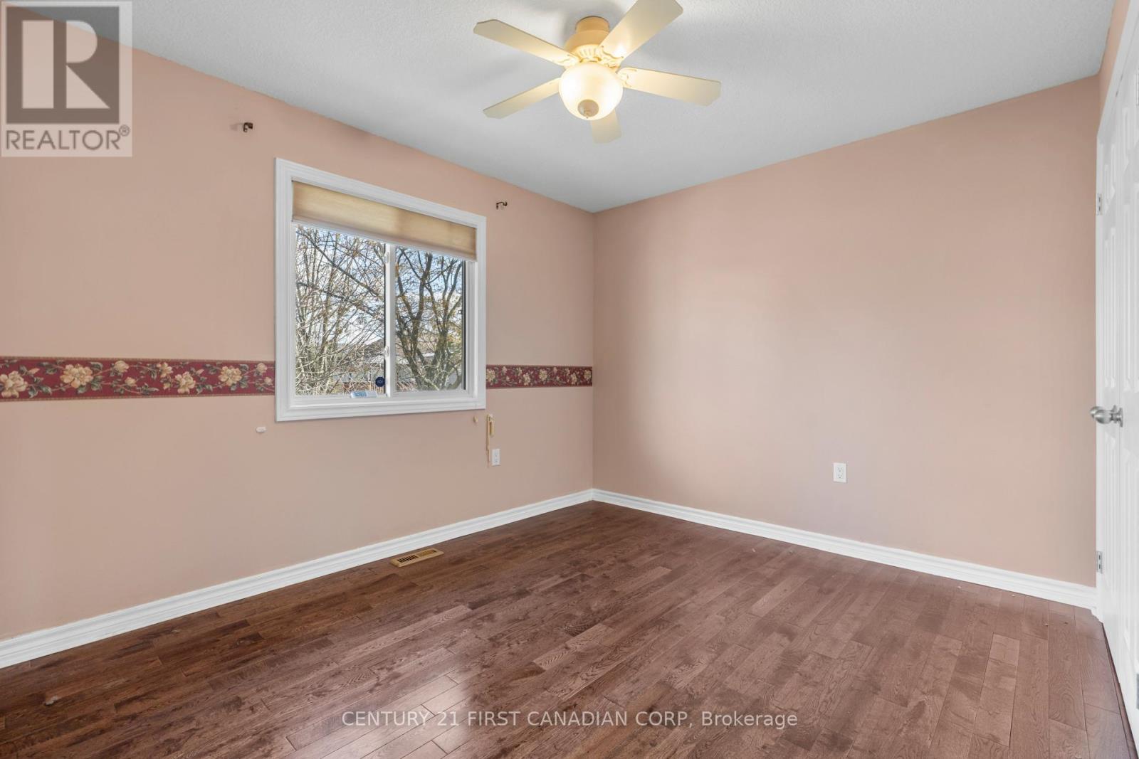 521 Darcy Drive, Strathroy-Caradoc, Ontario  N7G 4L1 - Photo 12 - X12552422