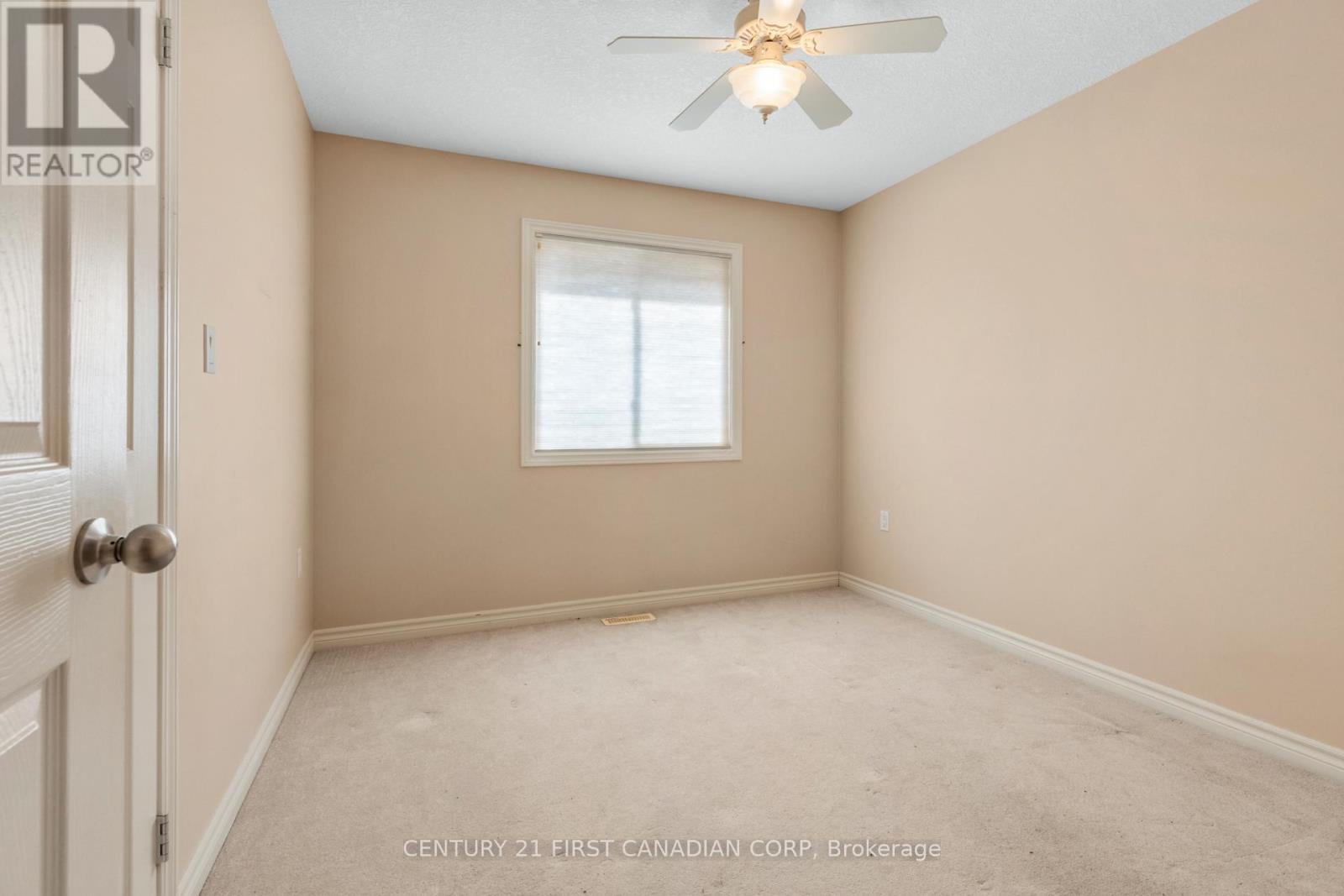 521 Darcy Drive, Strathroy-Caradoc, Ontario  N7G 4L1 - Photo 13 - X12552422