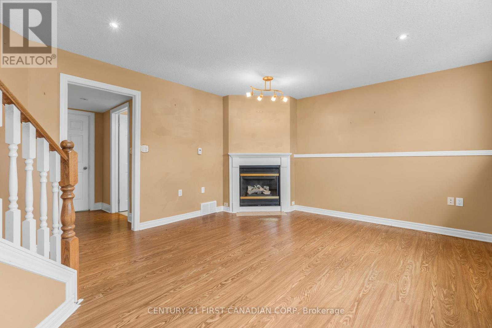 521 Darcy Drive, Strathroy-Caradoc, Ontario  N7G 4L1 - Photo 14 - X12552422