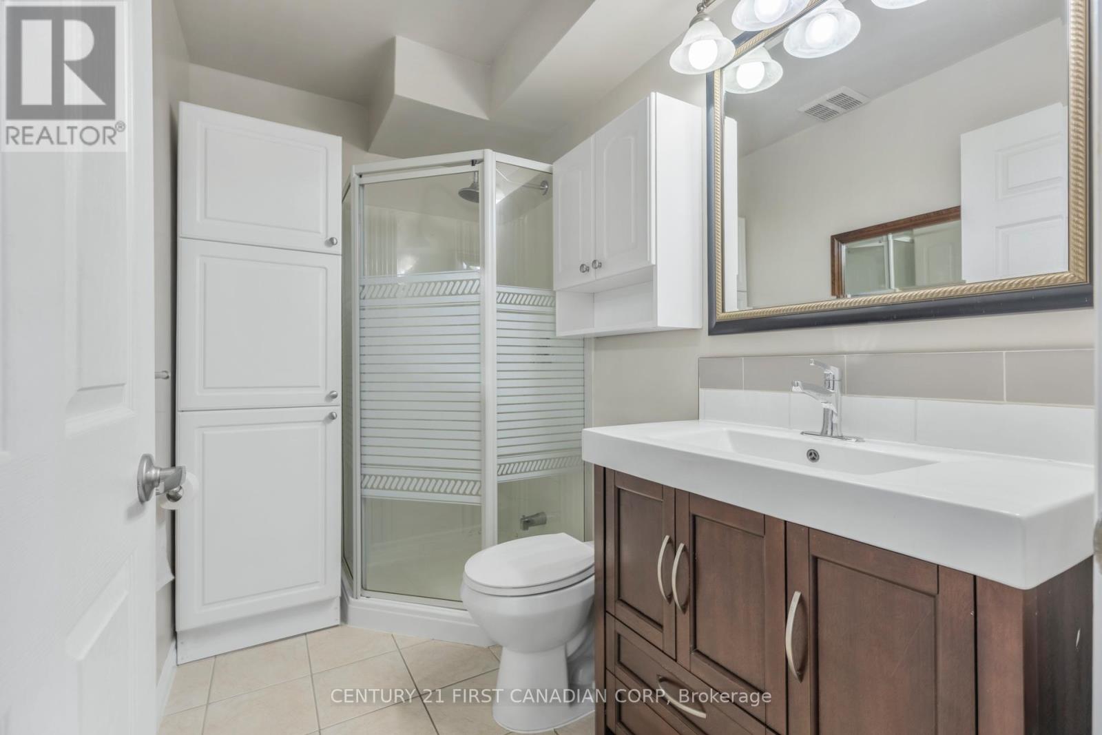 521 Darcy Drive, Strathroy-Caradoc, Ontario  N7G 4L1 - Photo 15 - X12552422