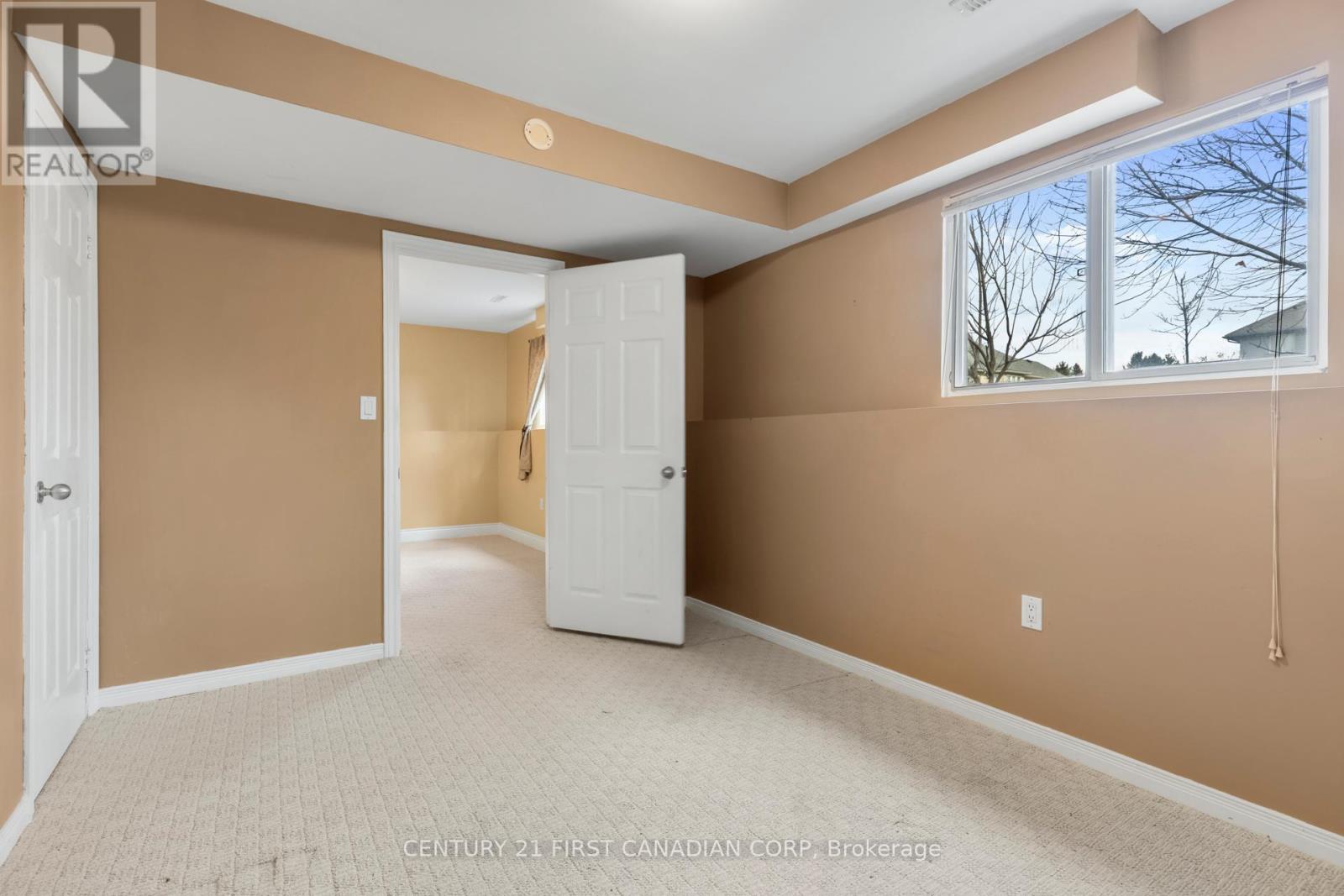 521 Darcy Drive, Strathroy-Caradoc, Ontario  N7G 4L1 - Photo 18 - X12552422