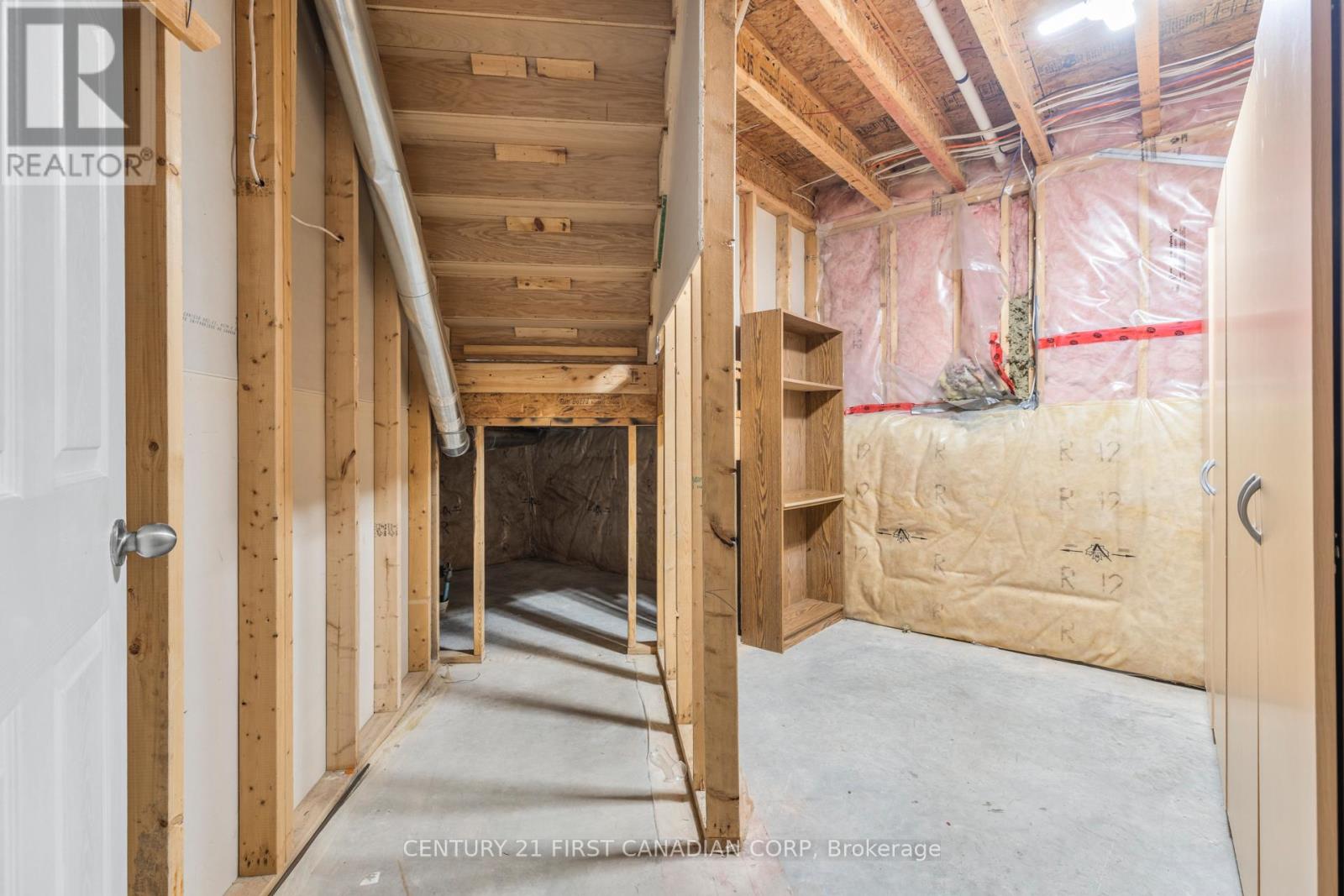 521 Darcy Drive, Strathroy-Caradoc, Ontario  N7G 4L1 - Photo 19 - X12552422