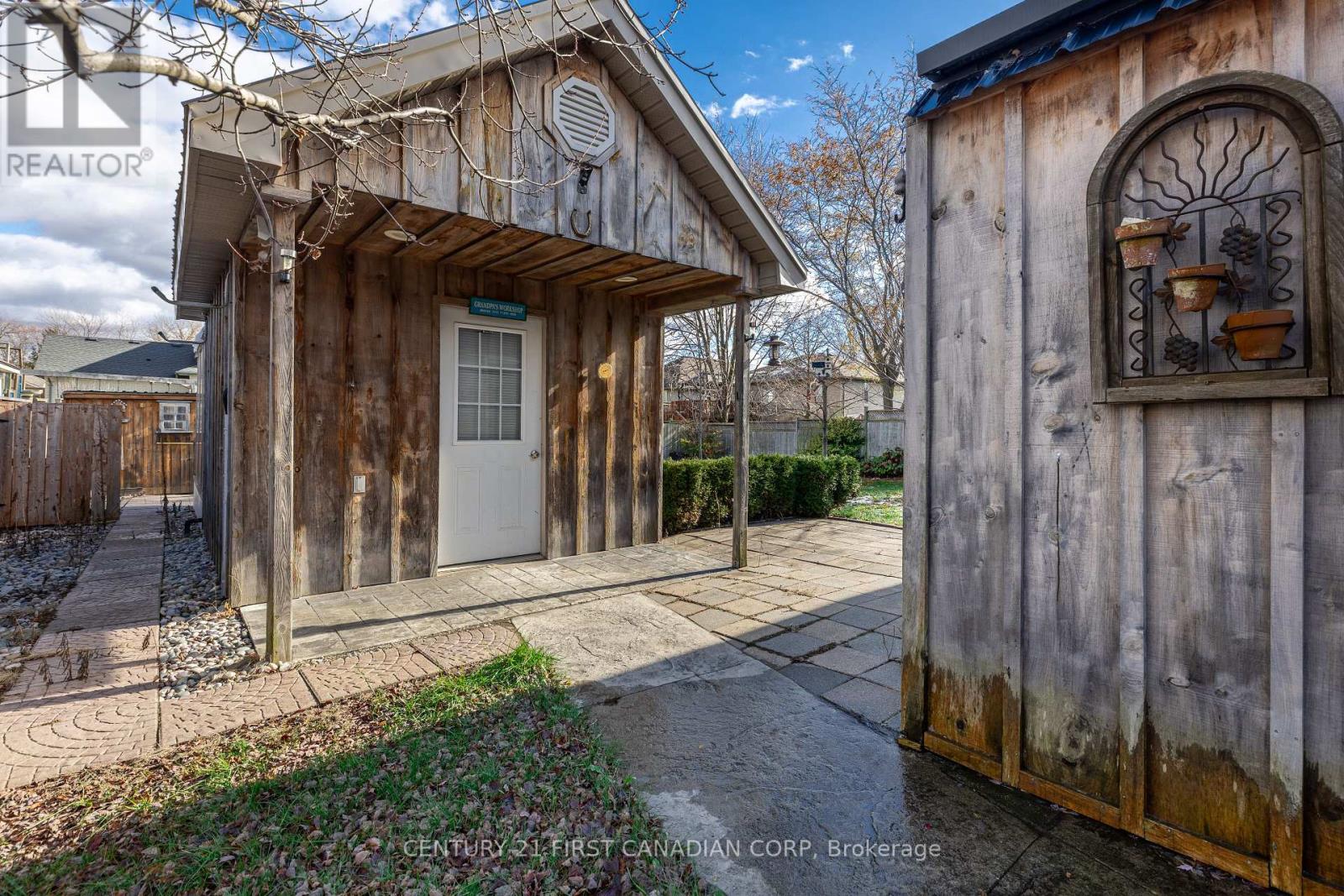 521 Darcy Drive, Strathroy-Caradoc, Ontario  N7G 4L1 - Photo 22 - X12552422