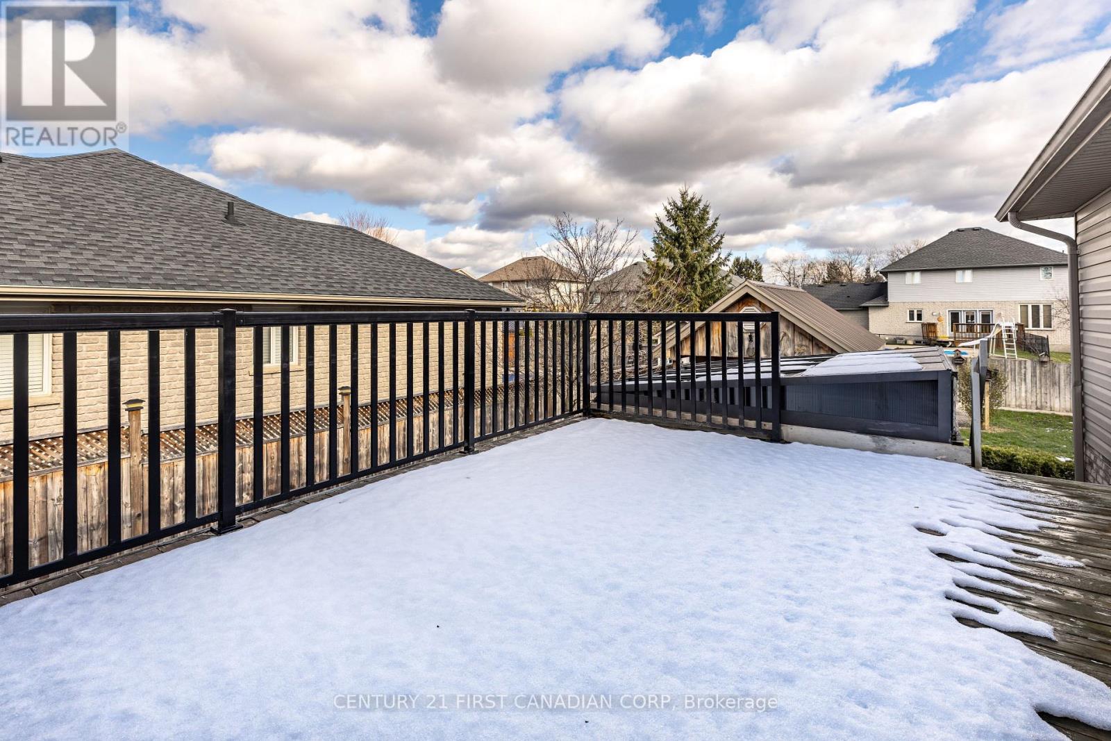 521 Darcy Drive, Strathroy-Caradoc, Ontario  N7G 4L1 - Photo 26 - X12552422