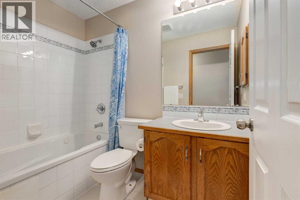 8 Canoe Circle Sw, Airdrie, Alberta  T4B 2L7 - Photo 22 - A2270603