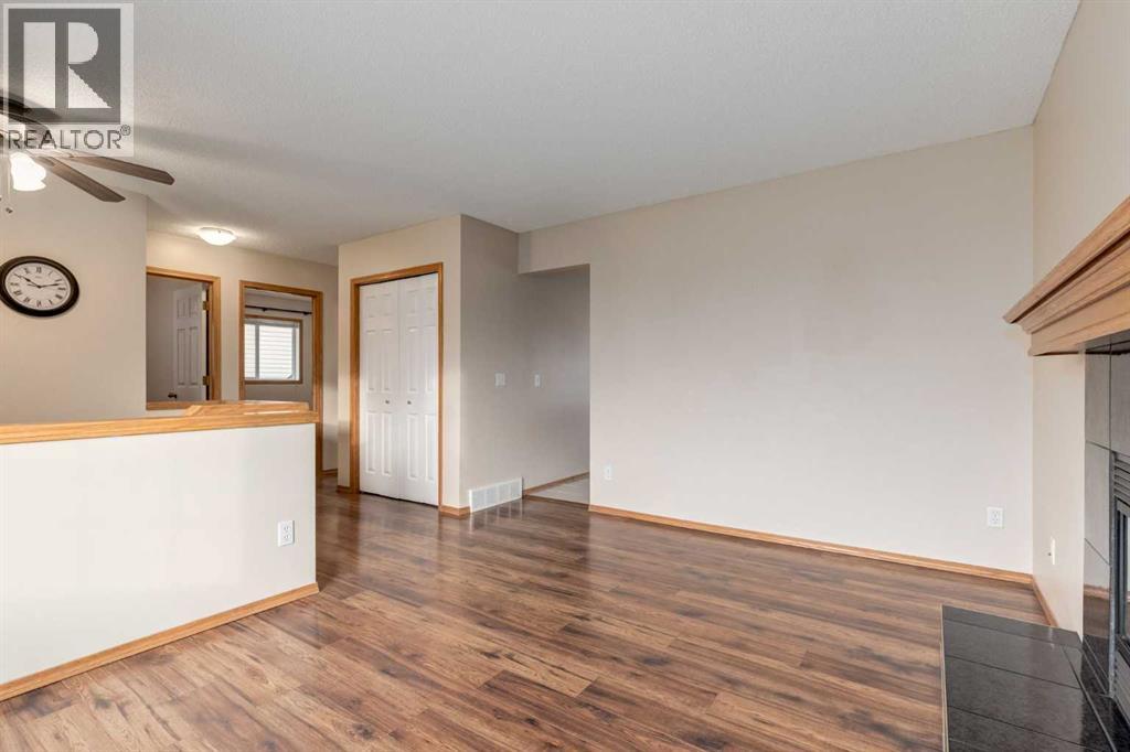 8 Canoe Circle Sw, Airdrie, Alberta  T4B 2L7 - Photo 9 - A2270603