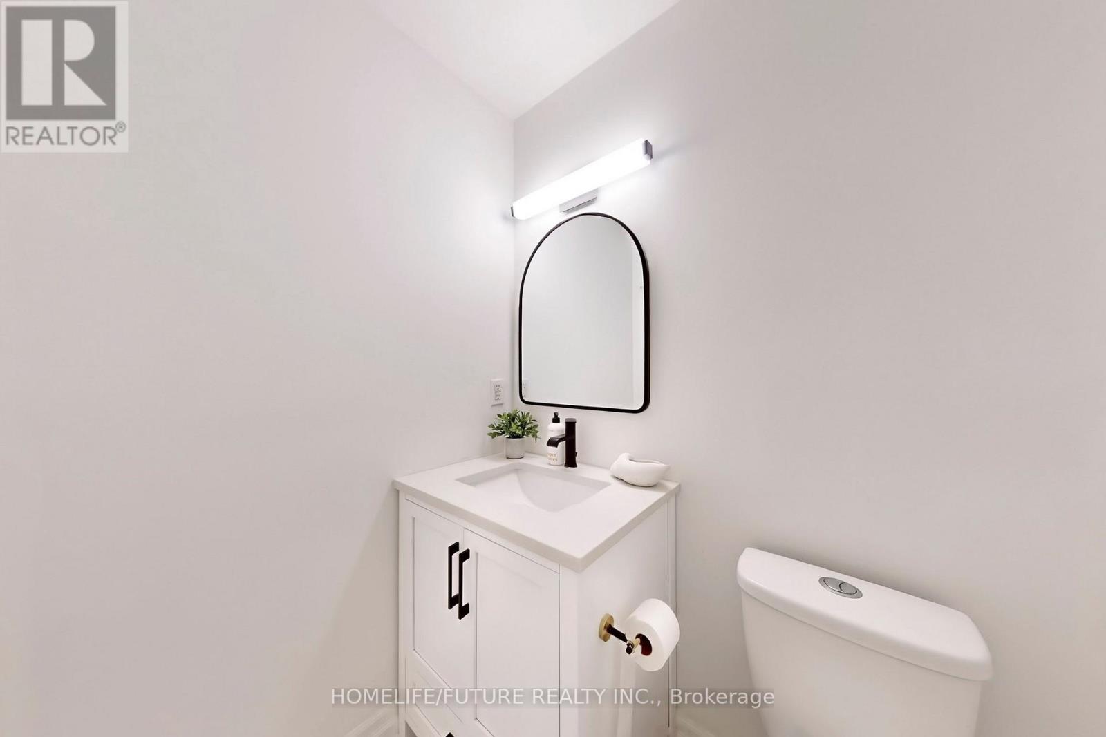 3273 Huxley Drive, Mississauga, Ontario  L5L 4S3 - Photo 18 - W12552102