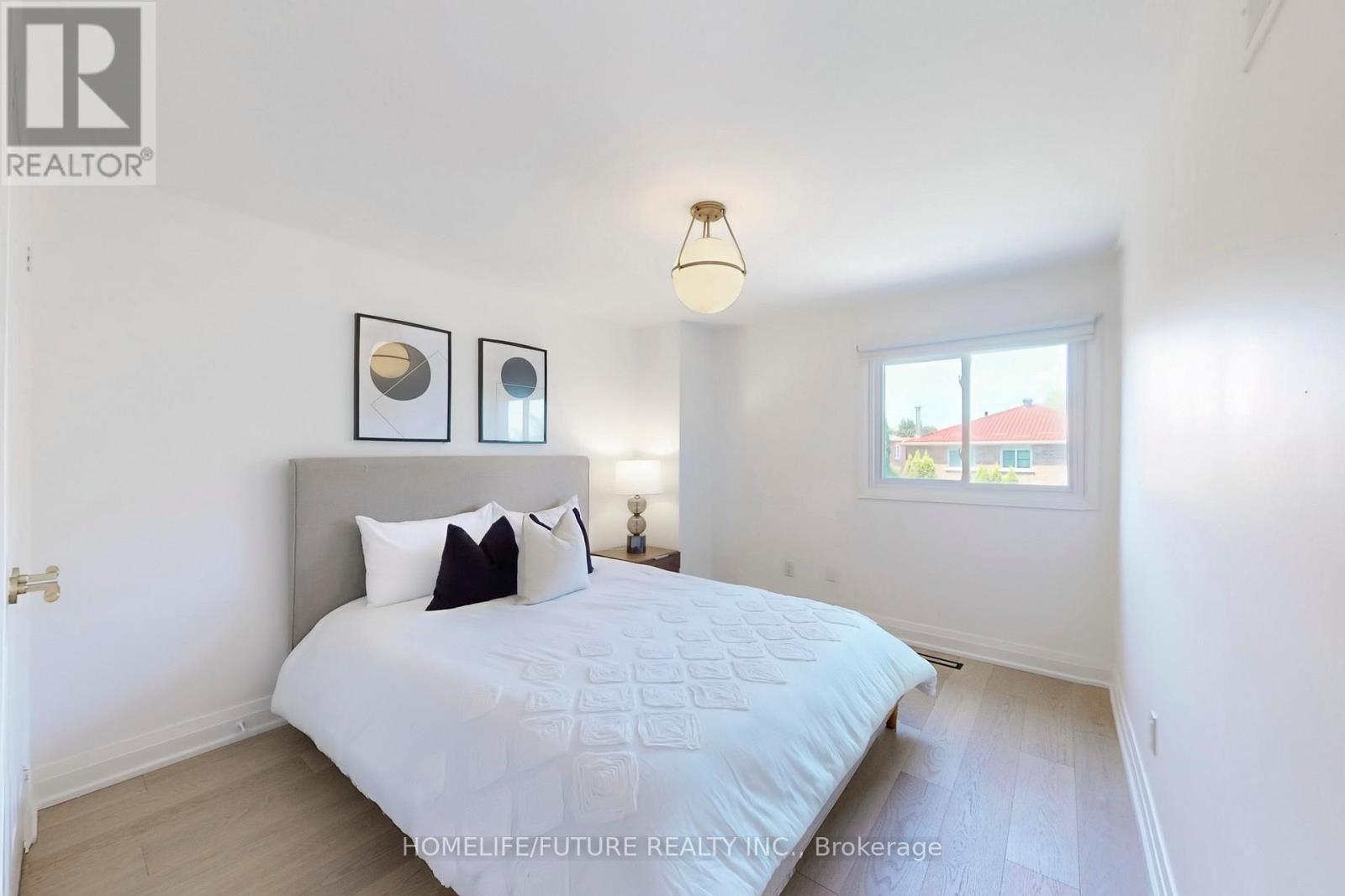 3273 Huxley Drive, Mississauga, Ontario  L5L 4S3 - Photo 29 - W12552102