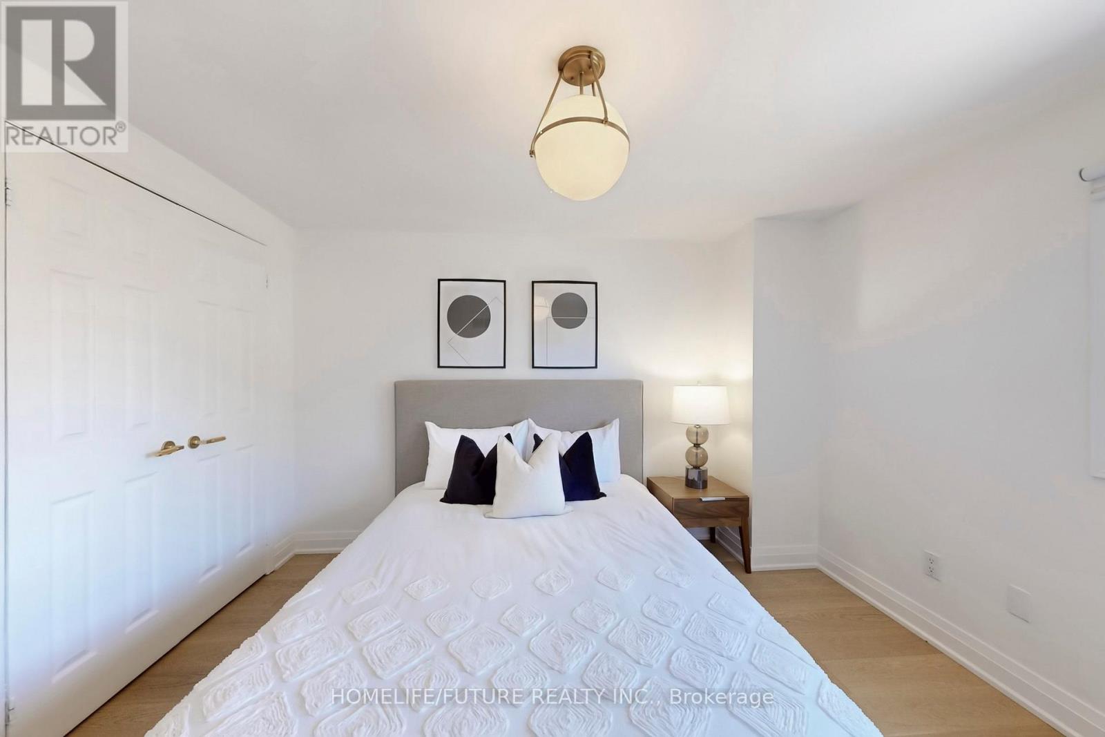 3273 Huxley Drive, Mississauga, Ontario  L5L 4S3 - Photo 30 - W12552102