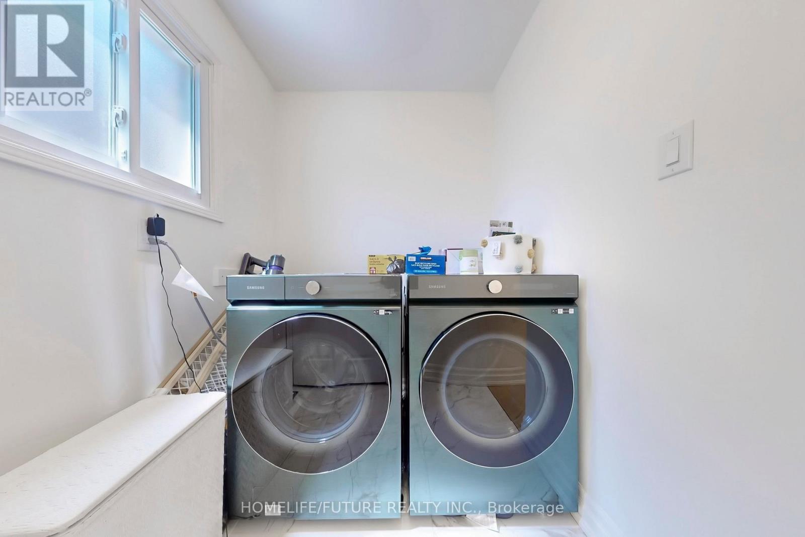 3273 Huxley Drive, Mississauga, Ontario  L5L 4S3 - Photo 37 - W12552102