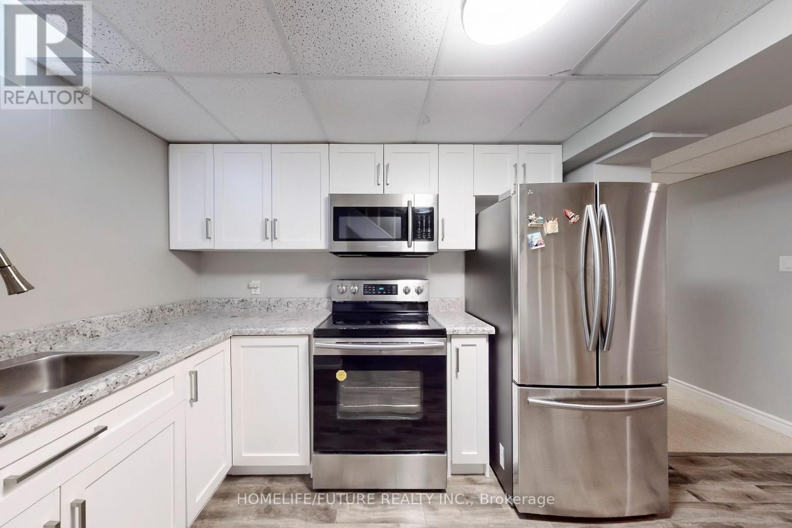 3273 Huxley Drive, Mississauga, Ontario  L5L 4S3 - Photo 41 - W12552102