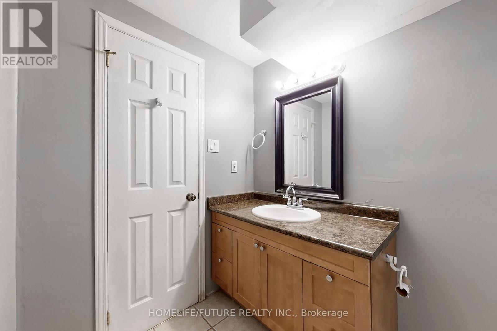 3273 Huxley Drive, Mississauga, Ontario  L5L 4S3 - Photo 44 - W12552102