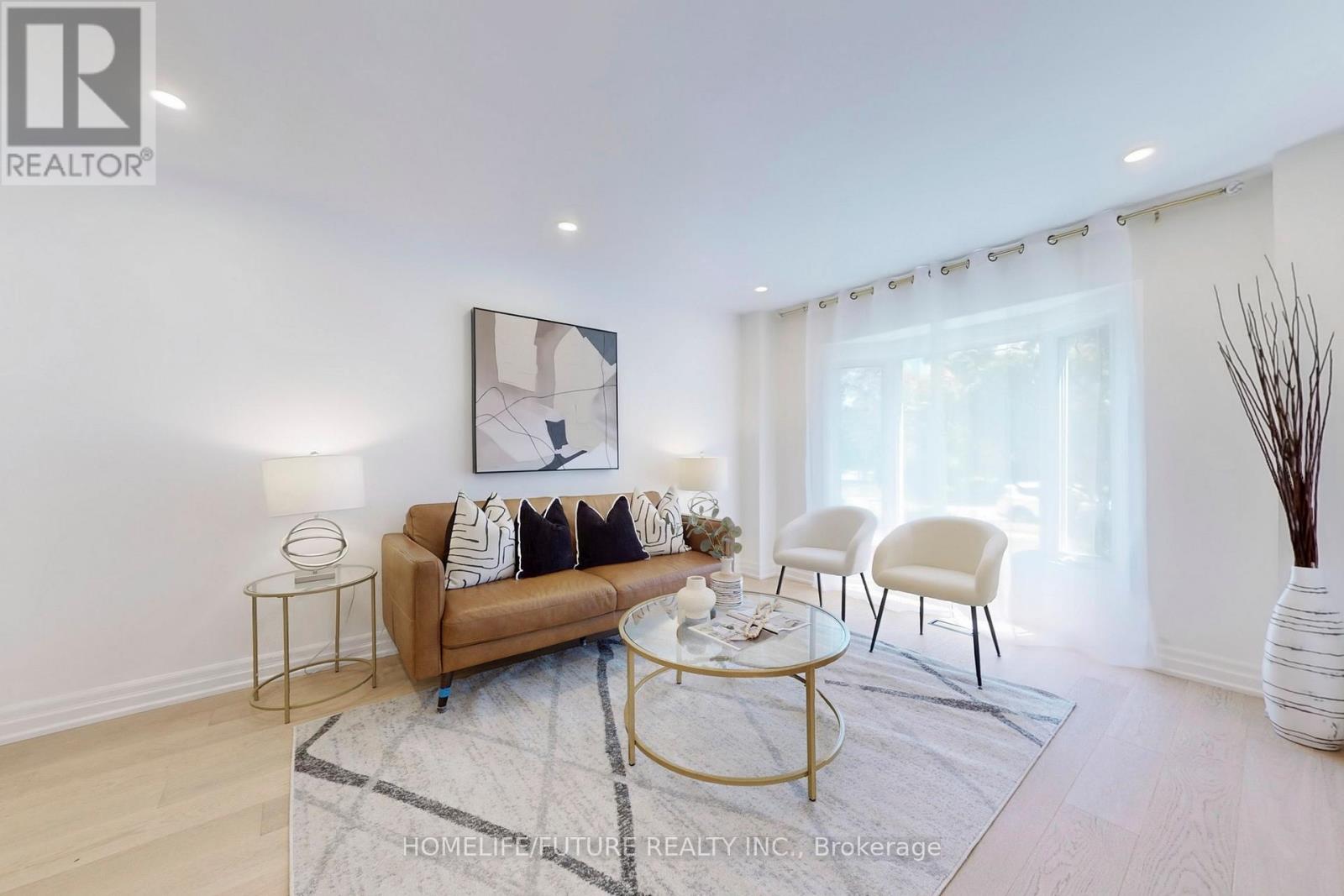 3273 Huxley Drive, Mississauga, Ontario  L5L 4S3 - Photo 7 - W12552102