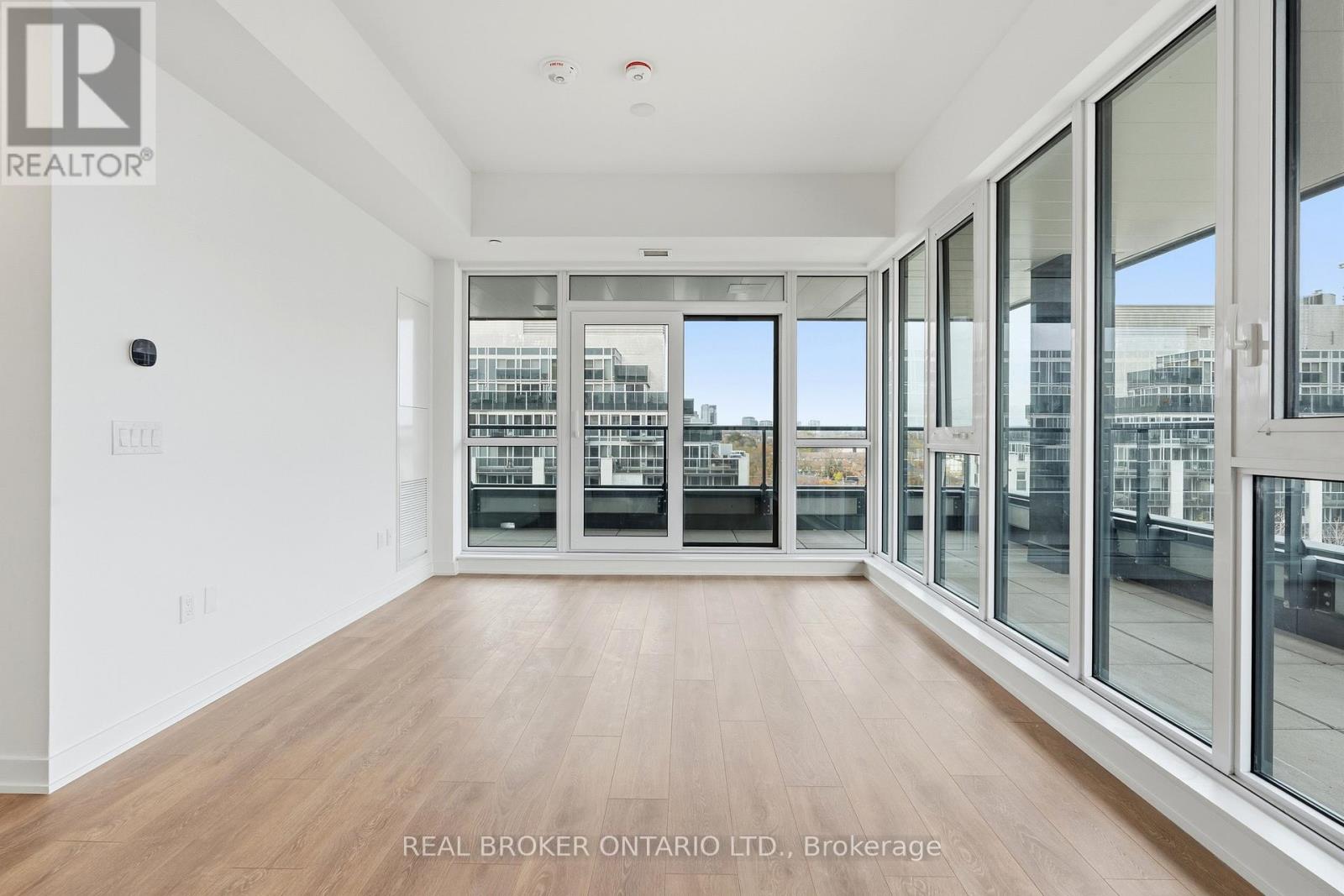 624 - 1037 The Queensway, Toronto, Ontario  M8Z 0H5 - Photo 8 - W12552106