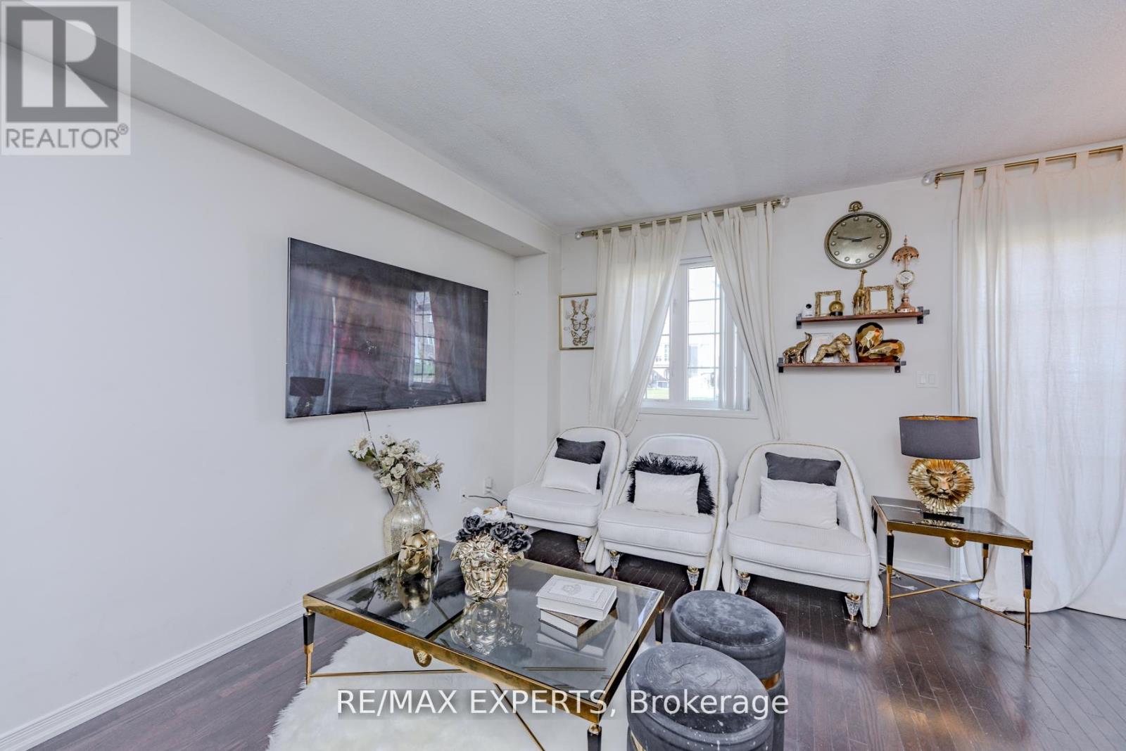 78 Honeyview Trail, Brampton, Ontario  L6P 4A3 - Photo 11 - W12552172