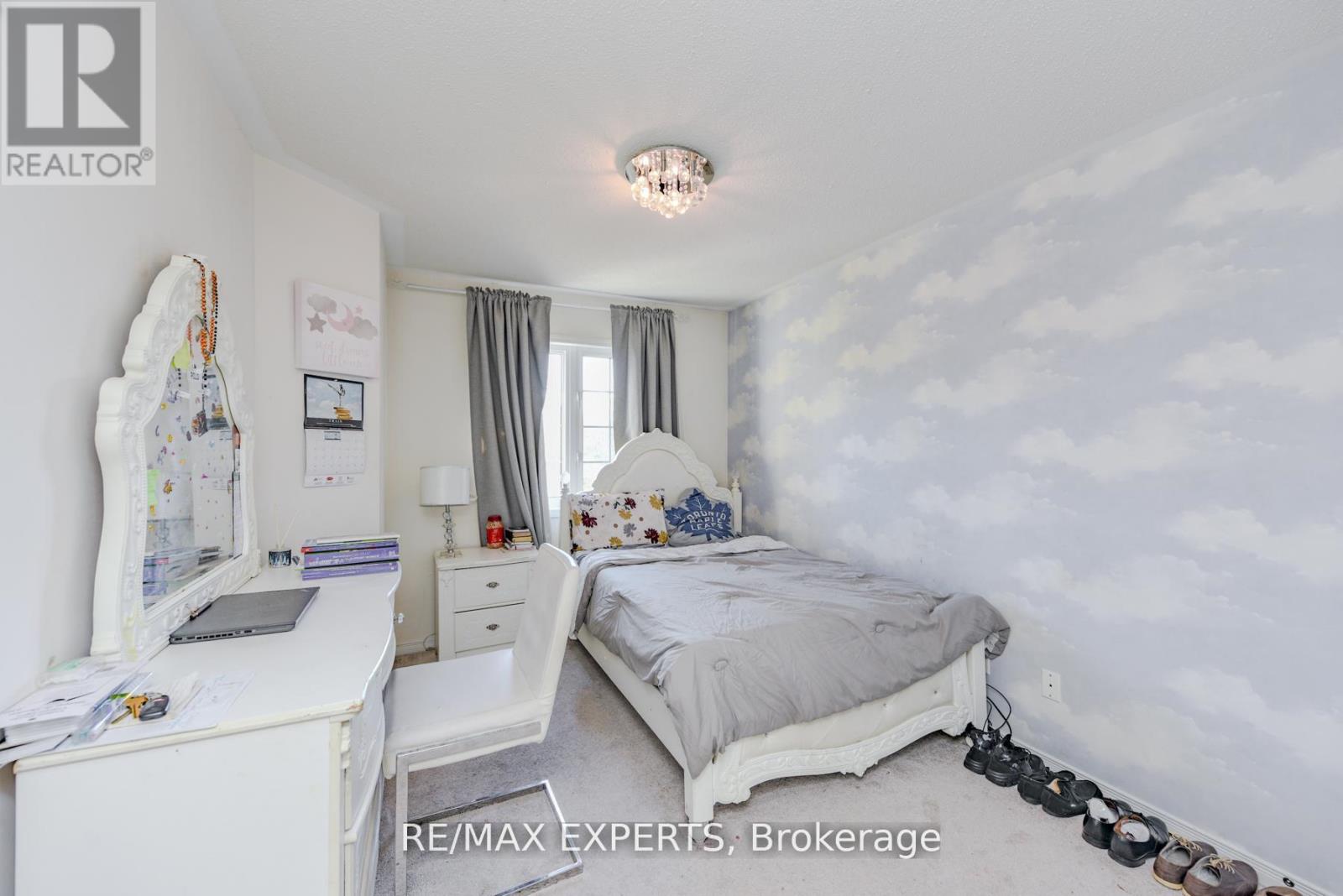 78 Honeyview Trail, Brampton, Ontario  L6P 4A3 - Photo 17 - W12552172