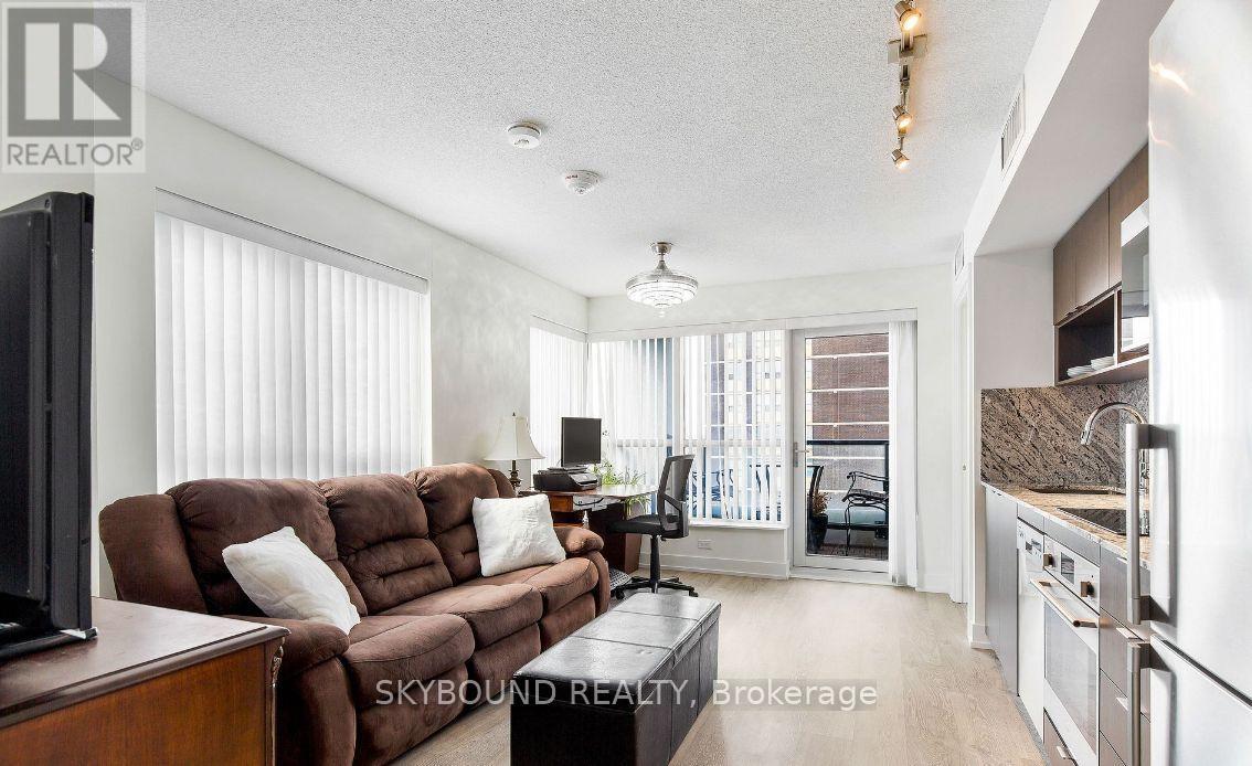 # 2416 - 9 Mabelle Avenue, Toronto, Ontario  M9A 0E1 - Photo 6 - W12552226