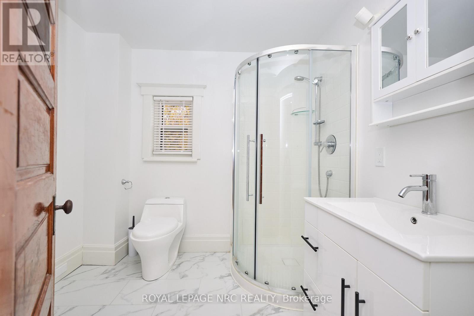 61 York Street, St. Catharines, Ontario  L2R 6C6 - Photo 15 - X12552378