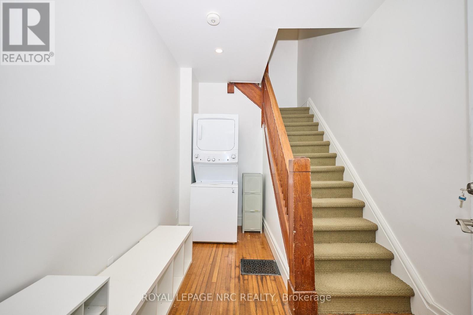 61 York Street, St. Catharines, Ontario  L2R 6C6 - Photo 17 - X12552378