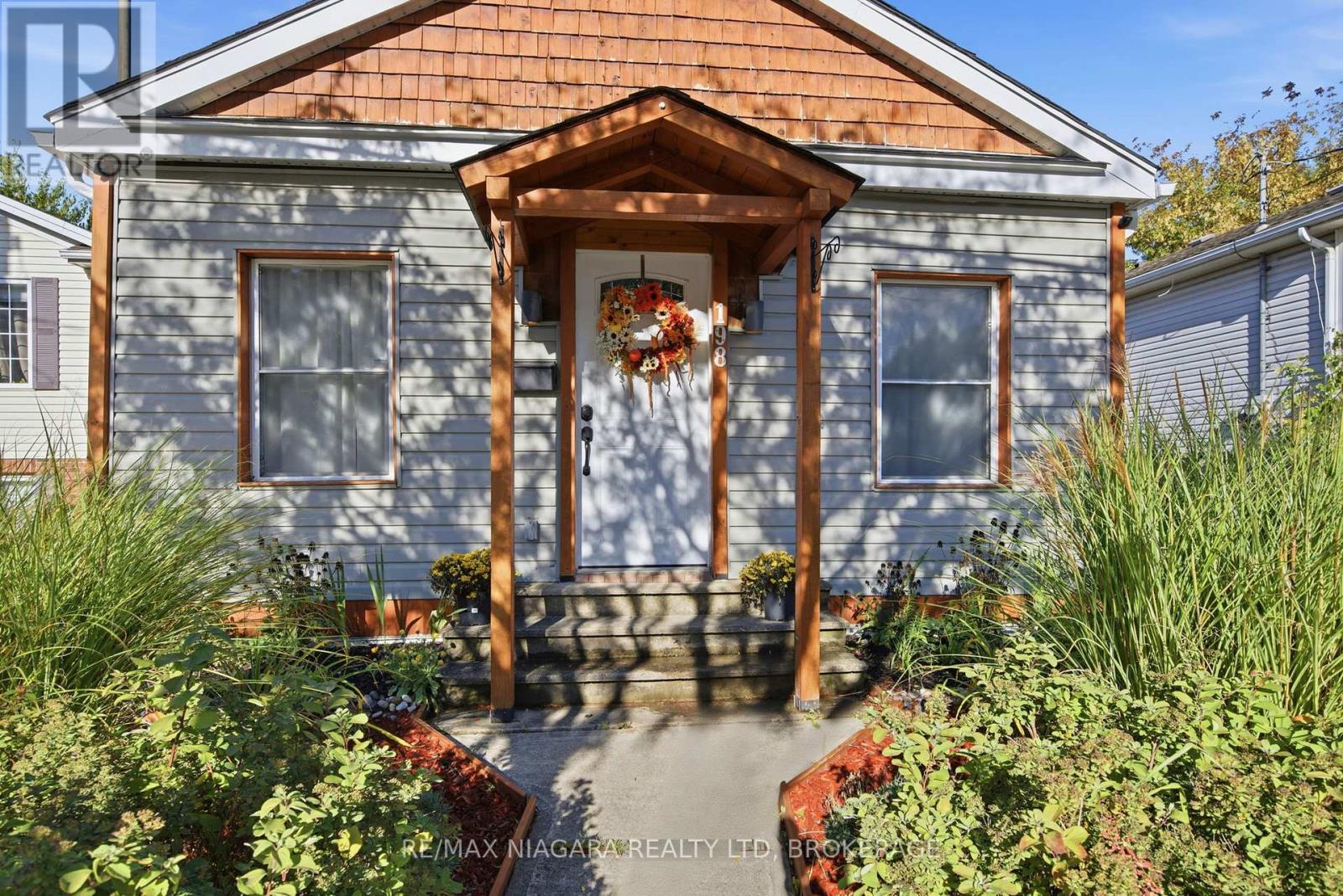 198 Pelham Road, St. Catharines, Ontario L2S 1W7 - Photo 2 - X12552438