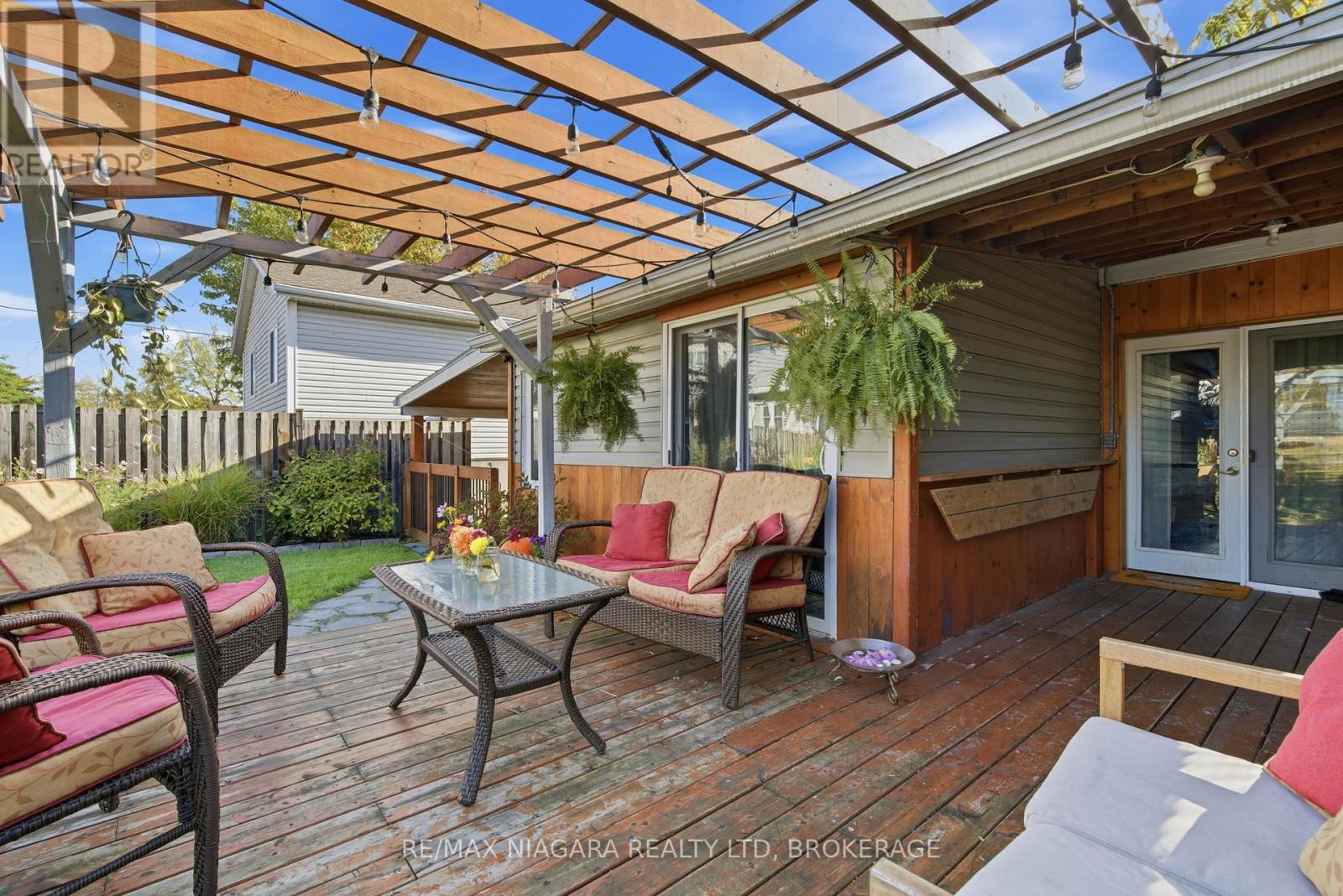 198 Pelham Road, St. Catharines, Ontario L2S 1W7 - Photo 25 - X12552438