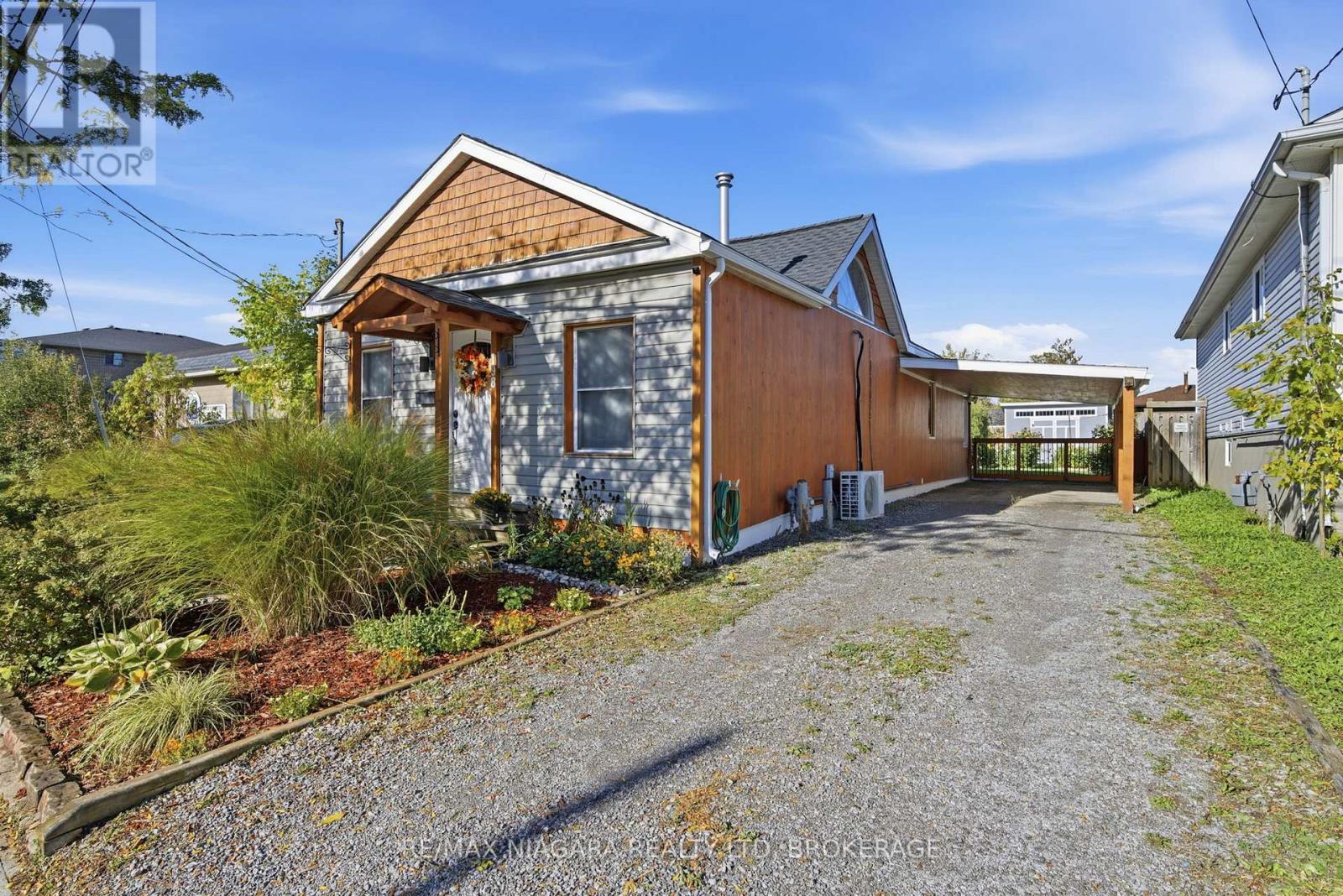 198 Pelham Road, St. Catharines, Ontario L2S 1W7 - Photo 3 - X12552438