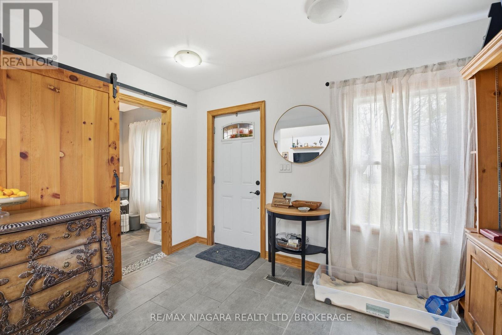 198 Pelham Road, St. Catharines, Ontario L2S 1W7 - Photo 5 - X12552438