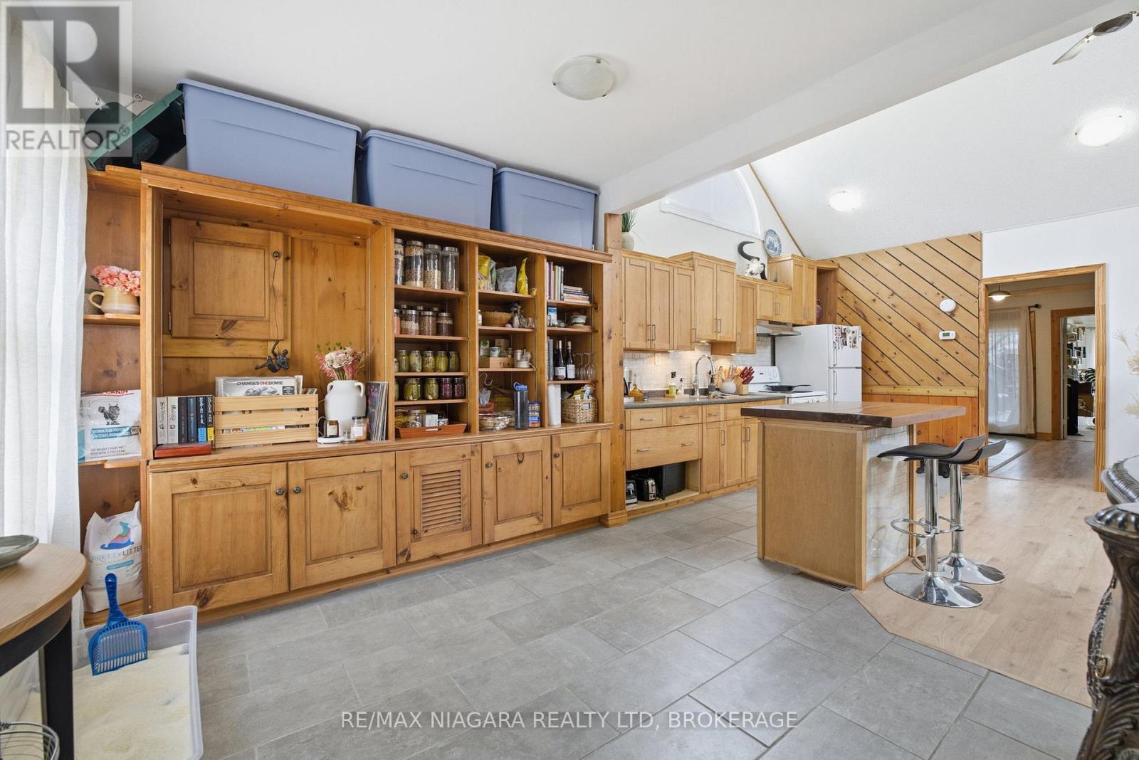 198 Pelham Road, St. Catharines, Ontario L2S 1W7 - Photo 8 - X12552438