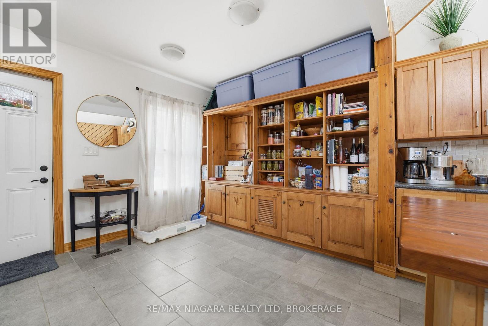 198 Pelham Road, St. Catharines, Ontario L2S 1W7 - Photo 9 - X12552438