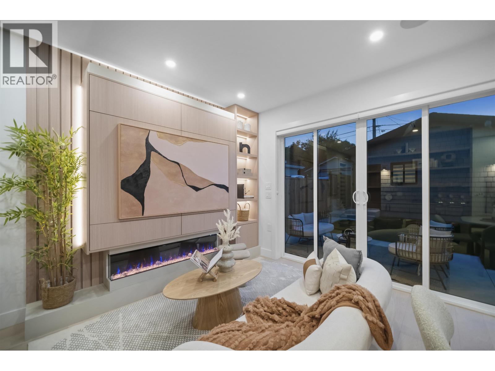 2 5033 Prince Albert Street, Vancouver, British Columbia  V5W 3C5 - Photo 4 - R3067891