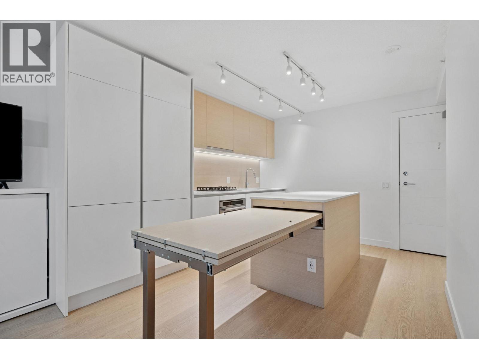 2607 908 Quayside Drive, New Westminster, British Columbia  V3M 0L4 - Photo 11 - R3067903