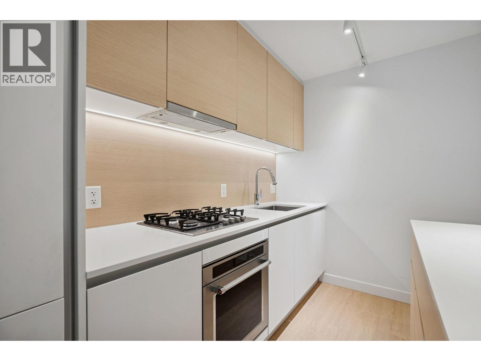 2607 908 Quayside Drive, New Westminster, British Columbia  V3M 0L4 - Photo 12 - R3067903