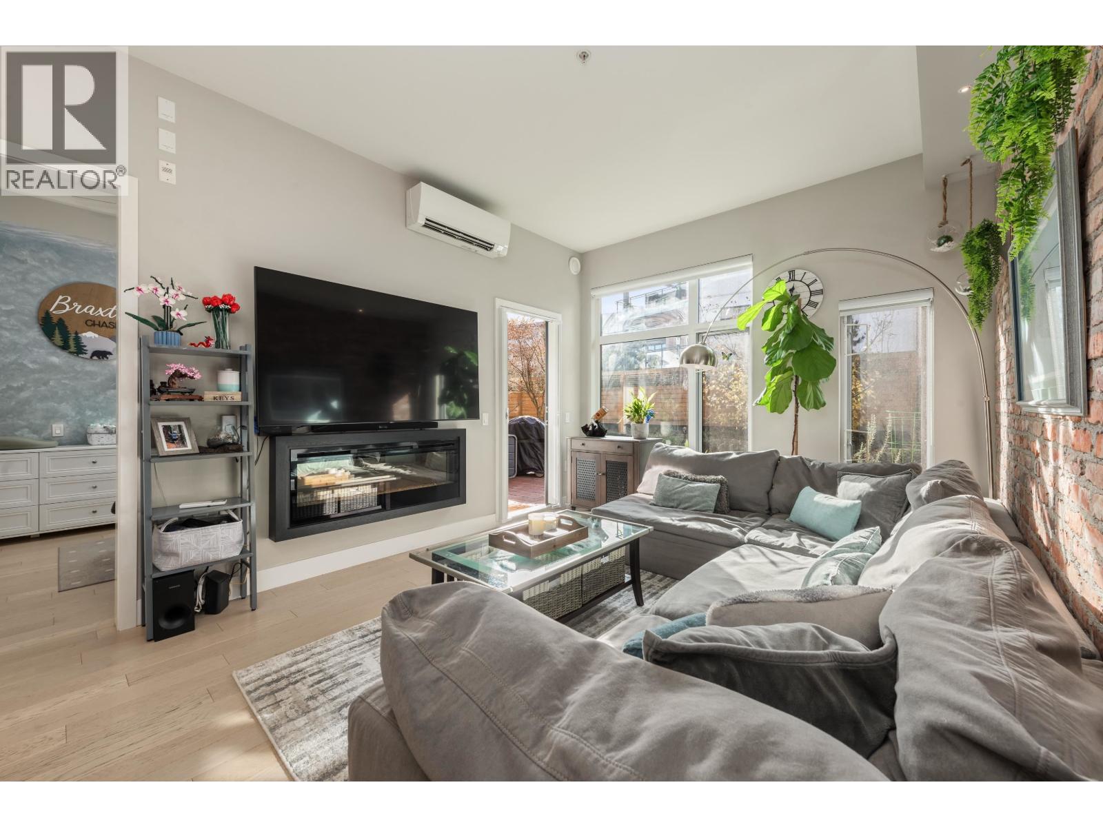 116 262 Salter Street, New Westminster, British Columbia  V3M 0J6 - Photo 2 - R3067905