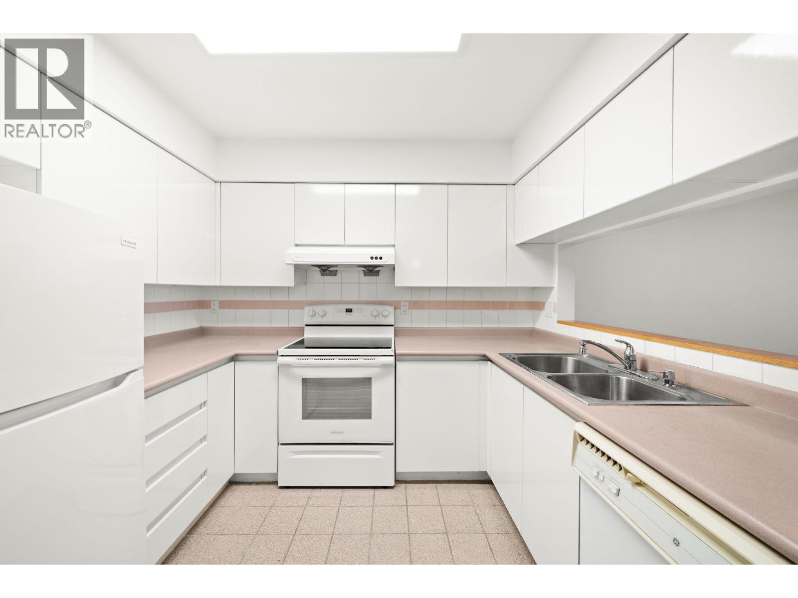 1101 9623 Manchester Drive, Burnaby, British Columbia  V3N 4Y8 - Photo 13 - R3067912