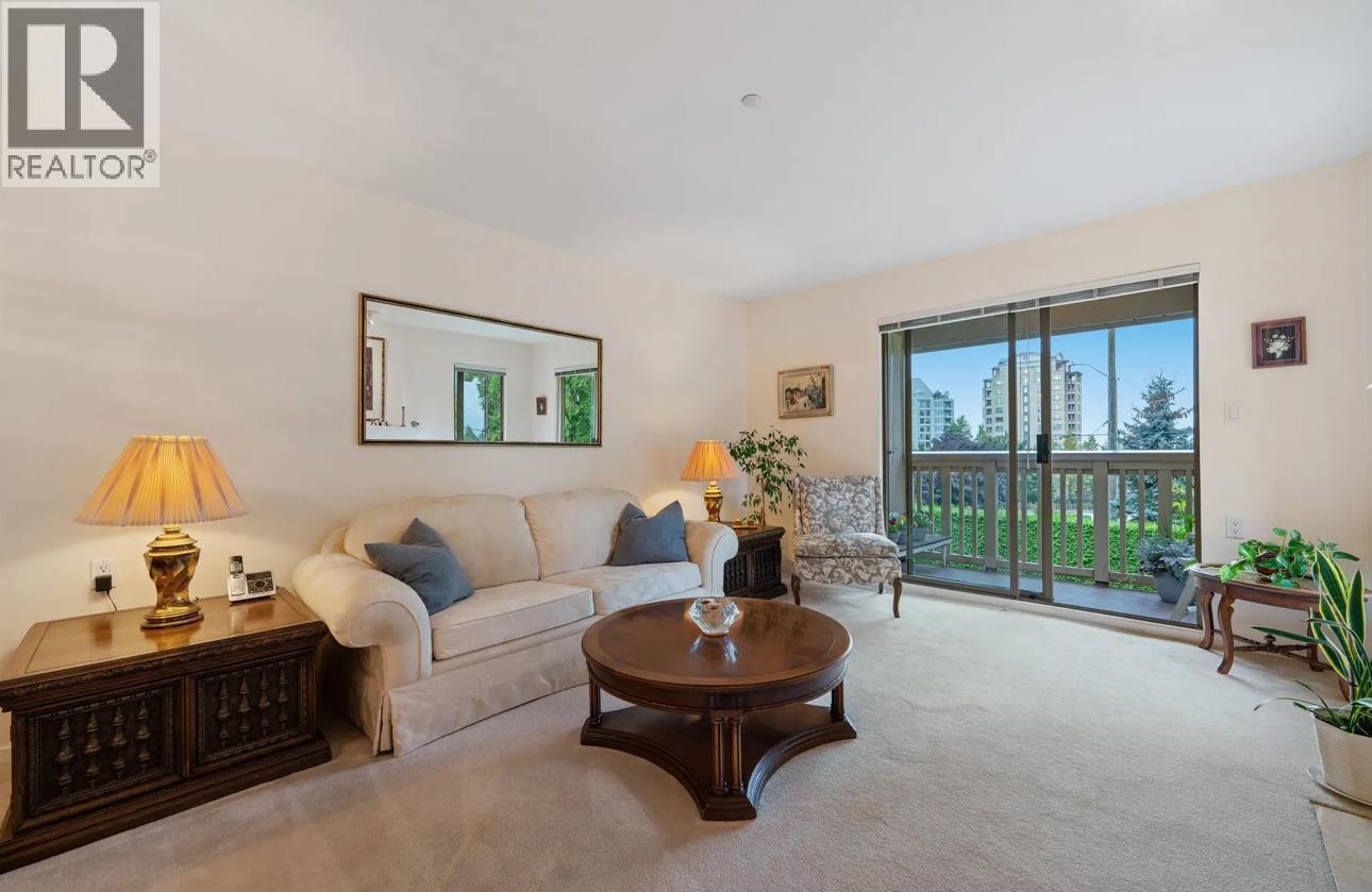 209 843 22ND STREET, West Vancouver, British Columbia