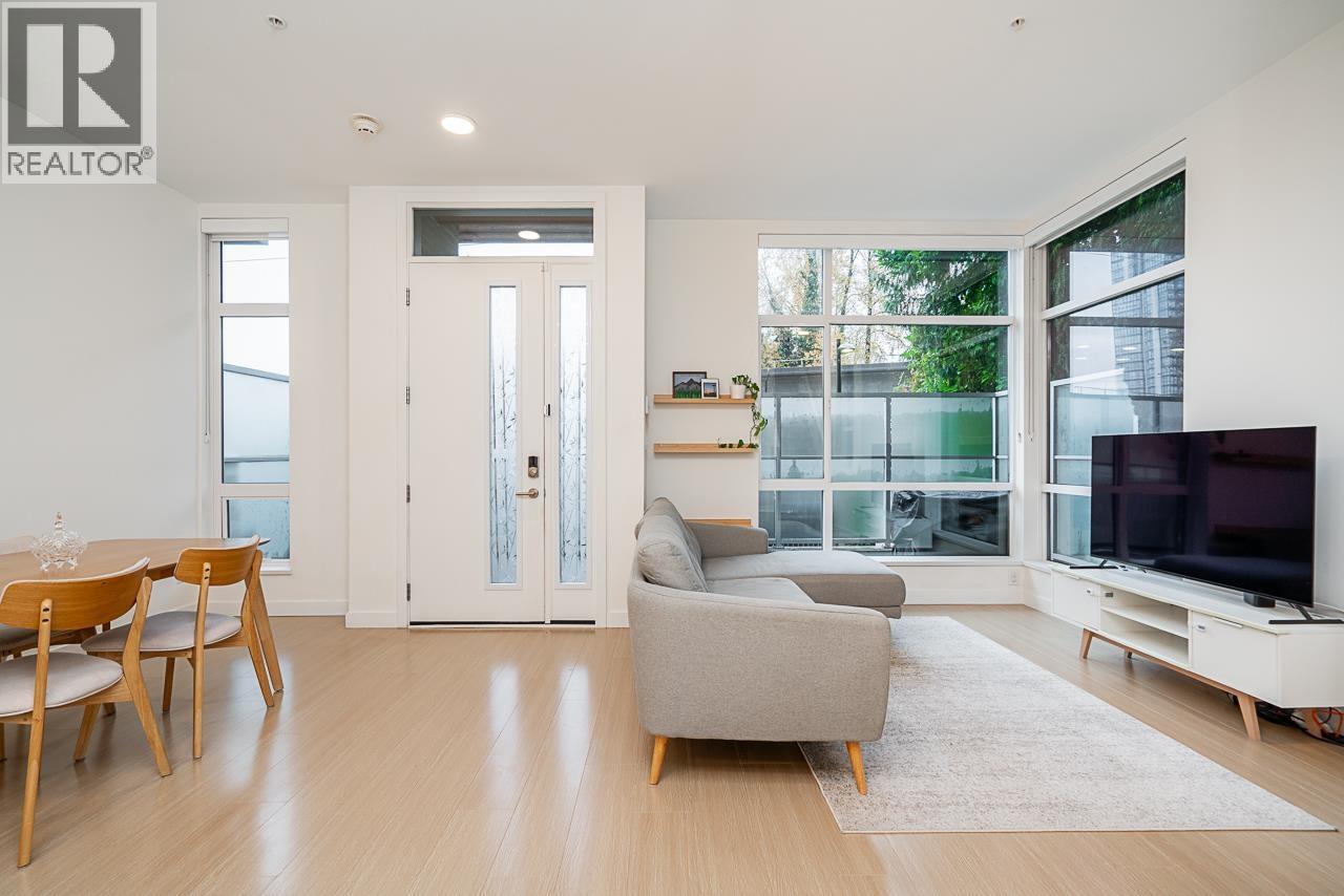 5413 Lougheed Hwy, Burnaby, British Columbia  V5B 0B4 - Photo 4 - R3067940