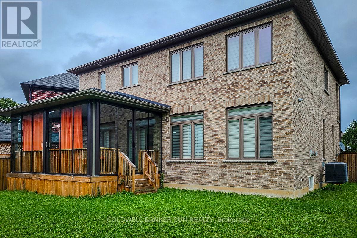 32 Kingspoint Circle, Hamilton, Ontario  L8E 6C5 - Photo 4 - X12552144