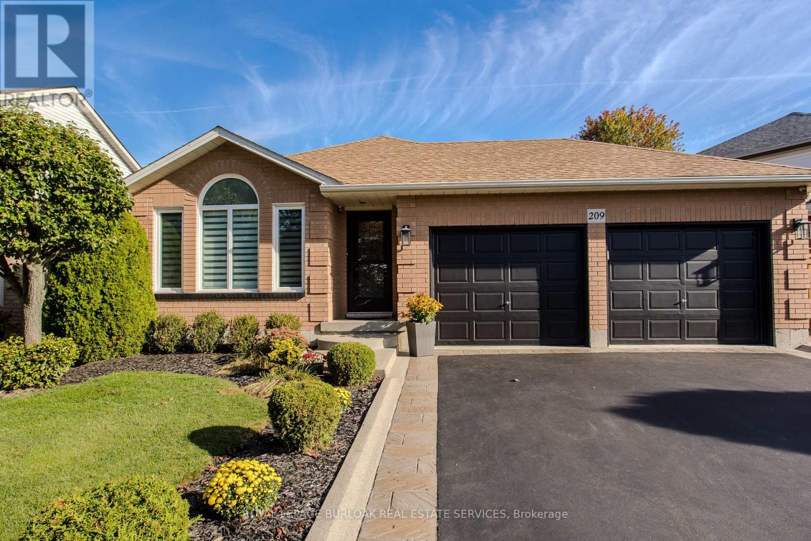 209 Portage Lane, Hamilton, Ontario  L0R 1W0 - Photo 1 - X12552298