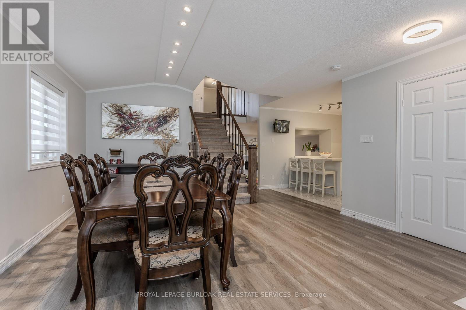 209 Portage Lane, Hamilton, Ontario  L0R 1W0 - Photo 12 - X12552298